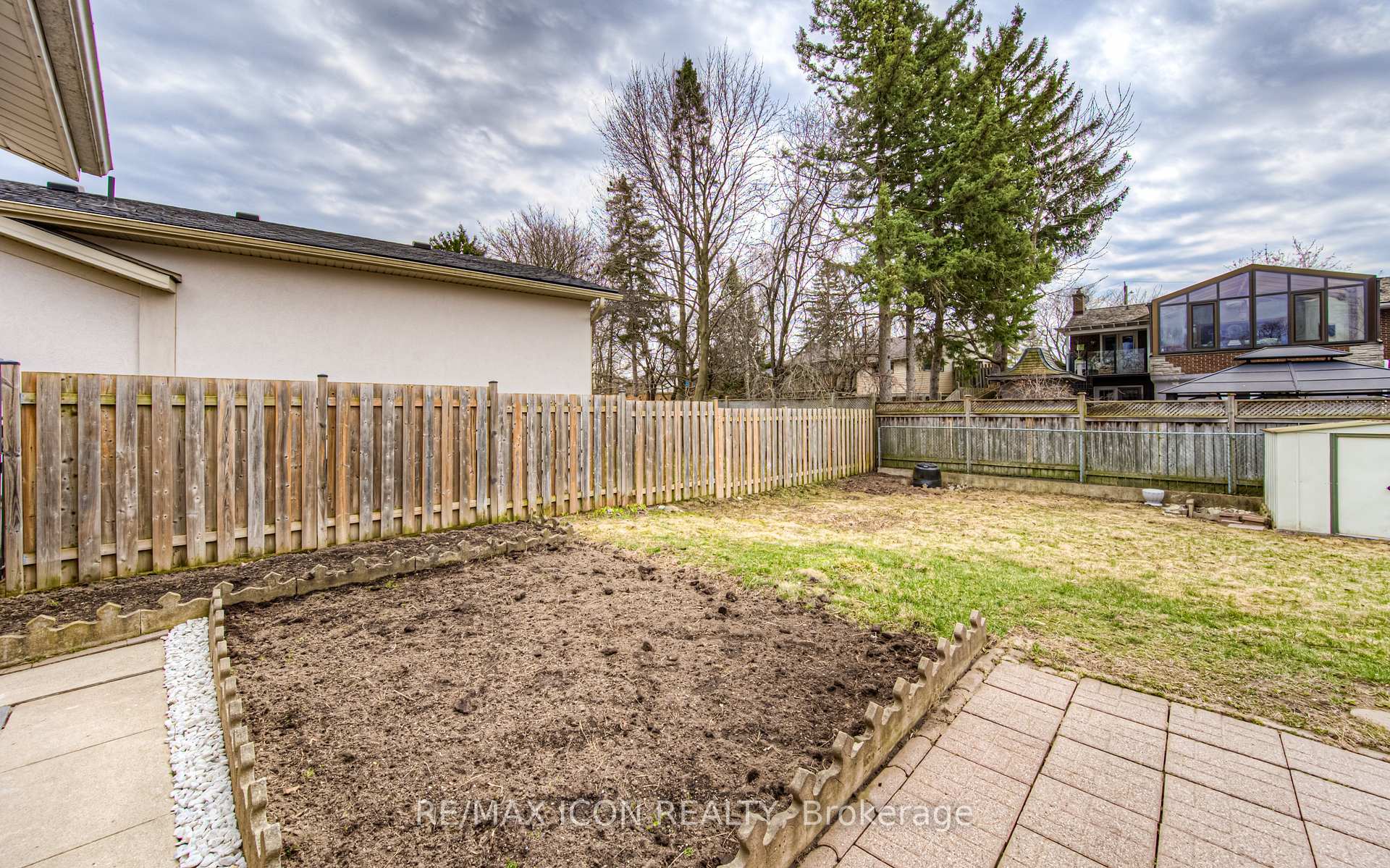 Photo 38 of 211 Lakeside Drive, Kitchener — HOMEH
