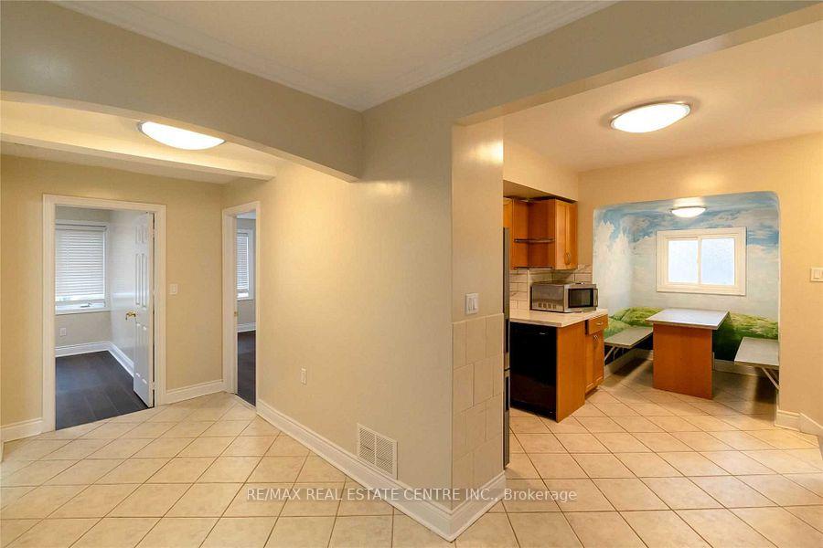 Photo 5 of 27 Hollywood Street N, Hamilton, Ainslie Wood — HOMEH