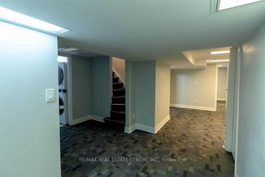 Photo 9 of 27 Hollywood Street N, Hamilton, Ainslie Wood — HOMEH