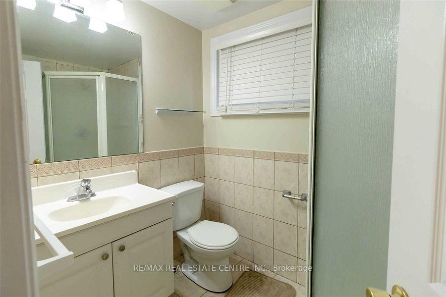 Photo 10 of 27 Hollywood Street N, Hamilton, Ainslie Wood — HOMEH