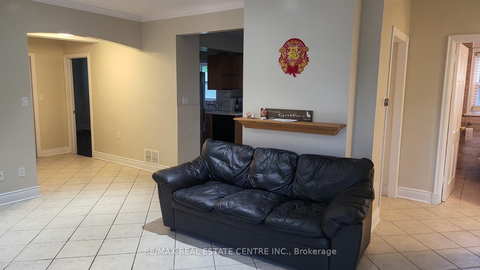 Photo 15 of 27 Hollywood Street N, Hamilton, Ainslie Wood — HOMEH