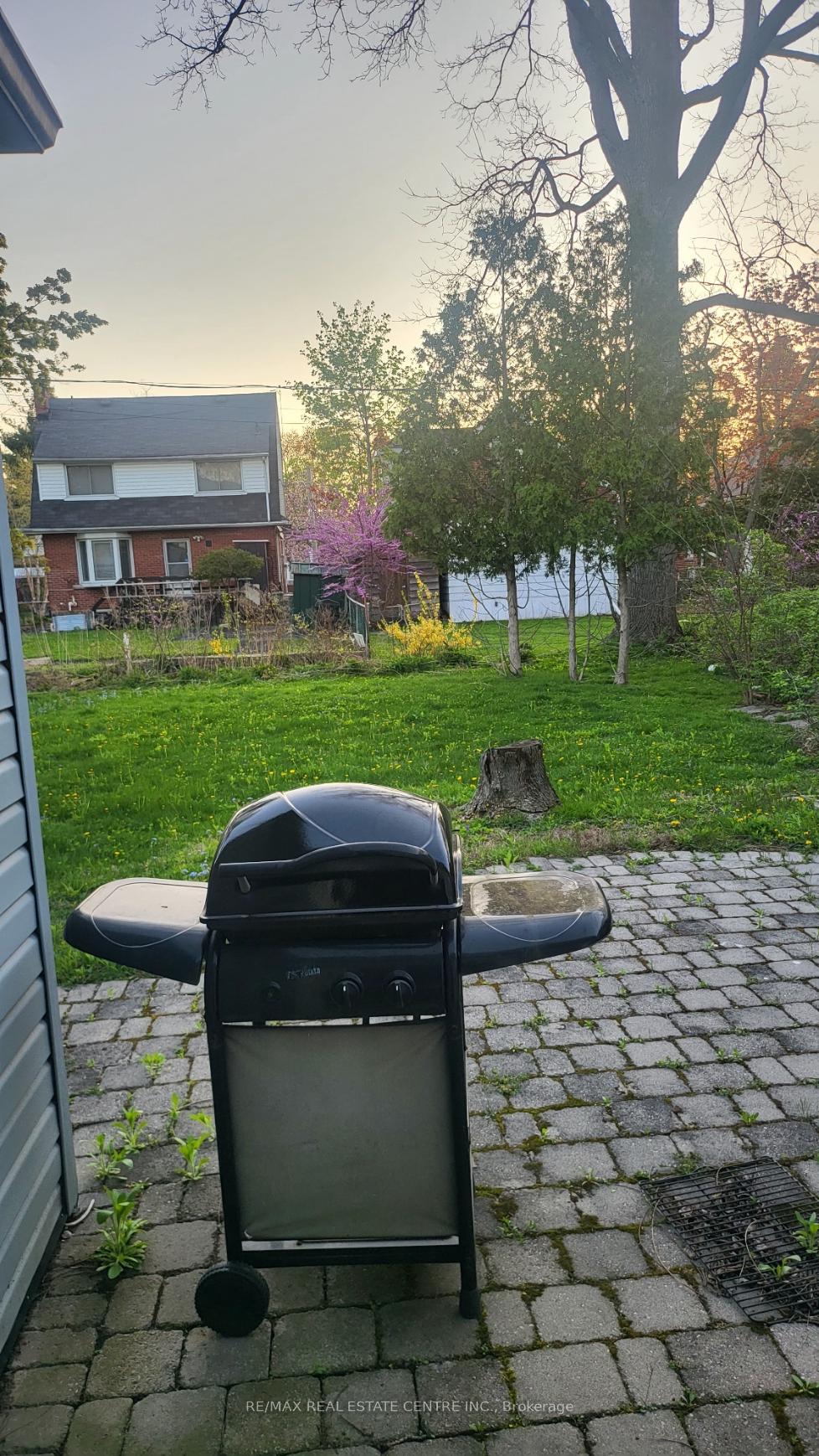 Photo 31 of 27 Hollywood Street N, Hamilton, Ainslie Wood — HOMEH