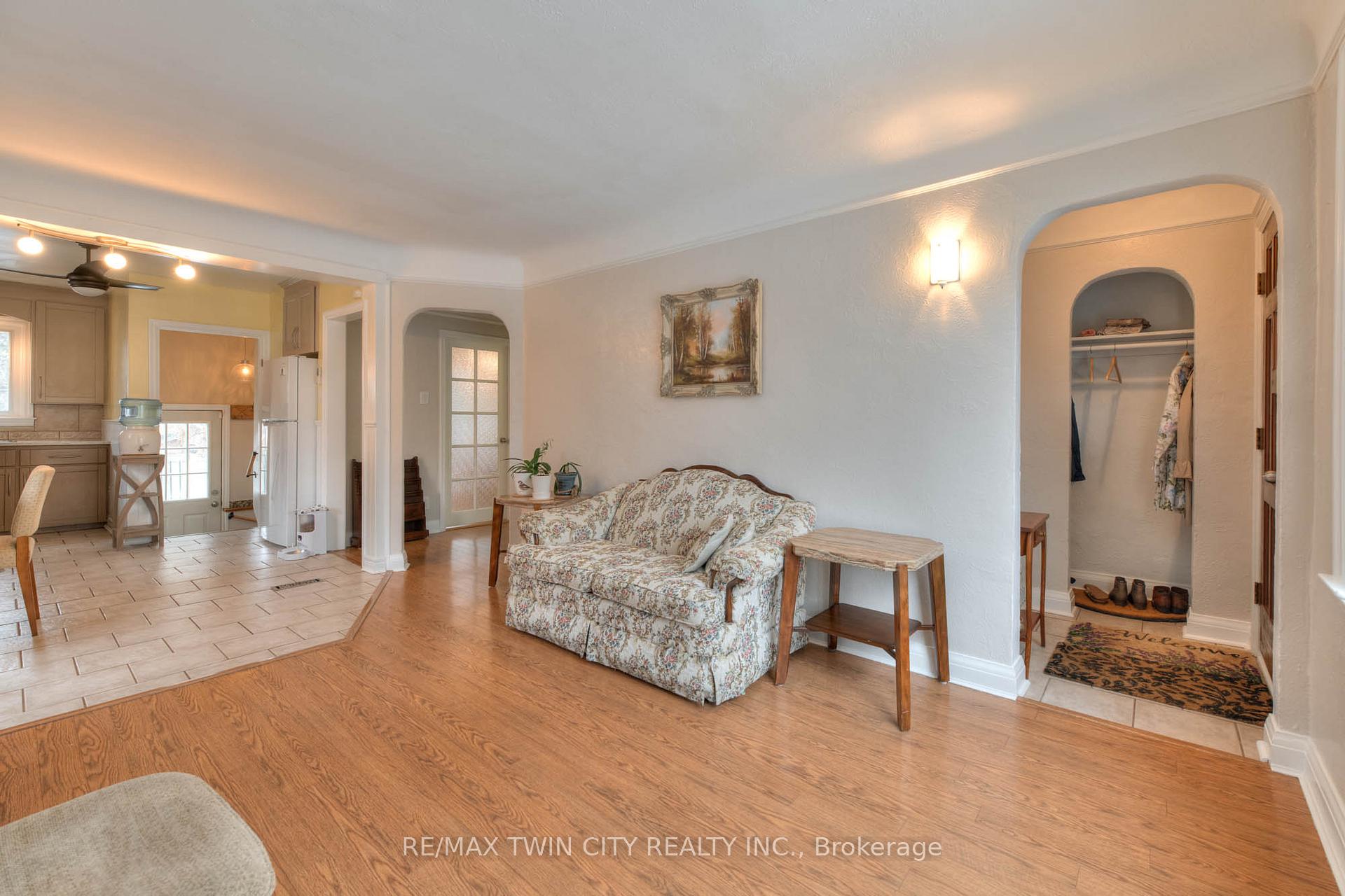 Photo 3 of 12 Barclay Avenue, Kitchener — HOMEH