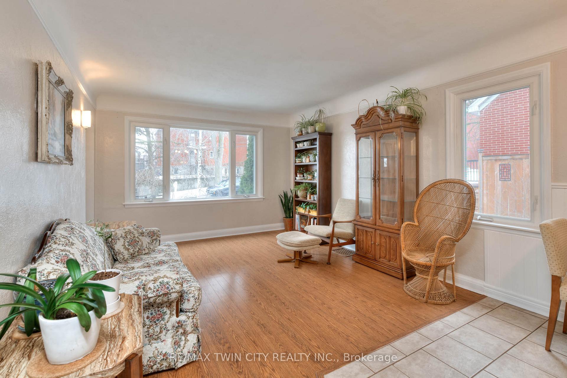 Photo 7 of 12 Barclay Avenue, Kitchener — HOMEH