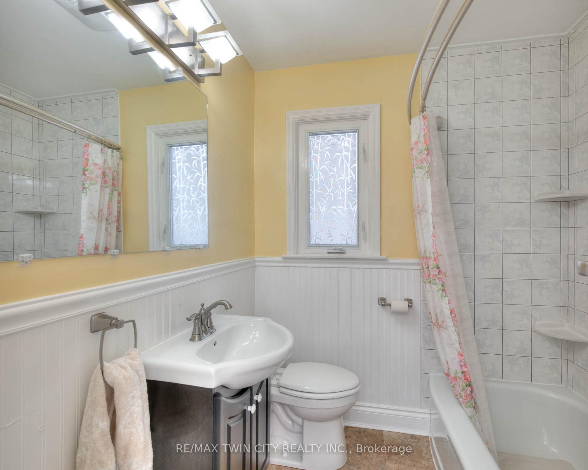 Photo 16 of 12 Barclay Avenue, Kitchener — HOMEH