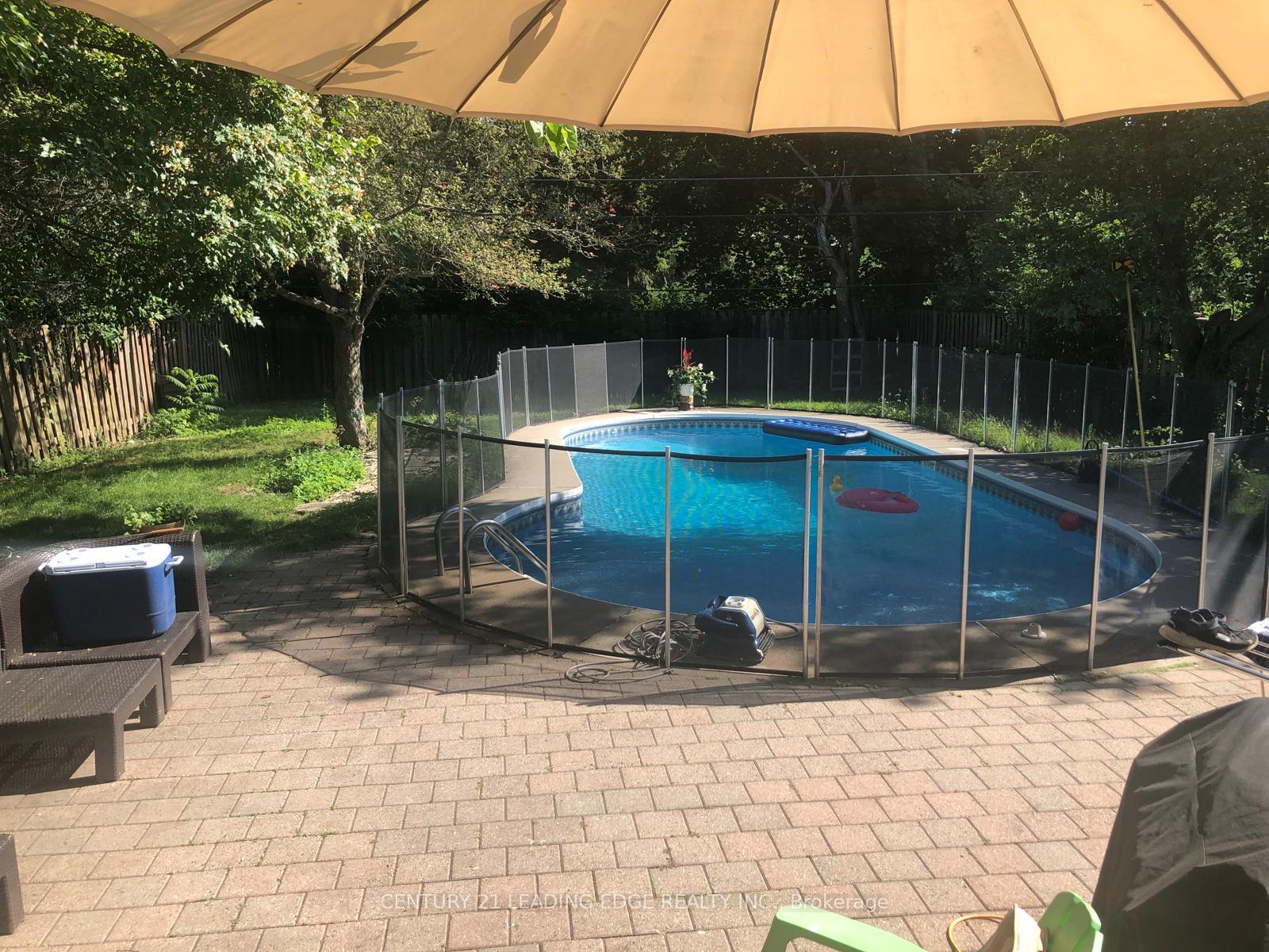 Photo 3 of 94 Fred Varley Drive, Markham, Unionville — HOMEH