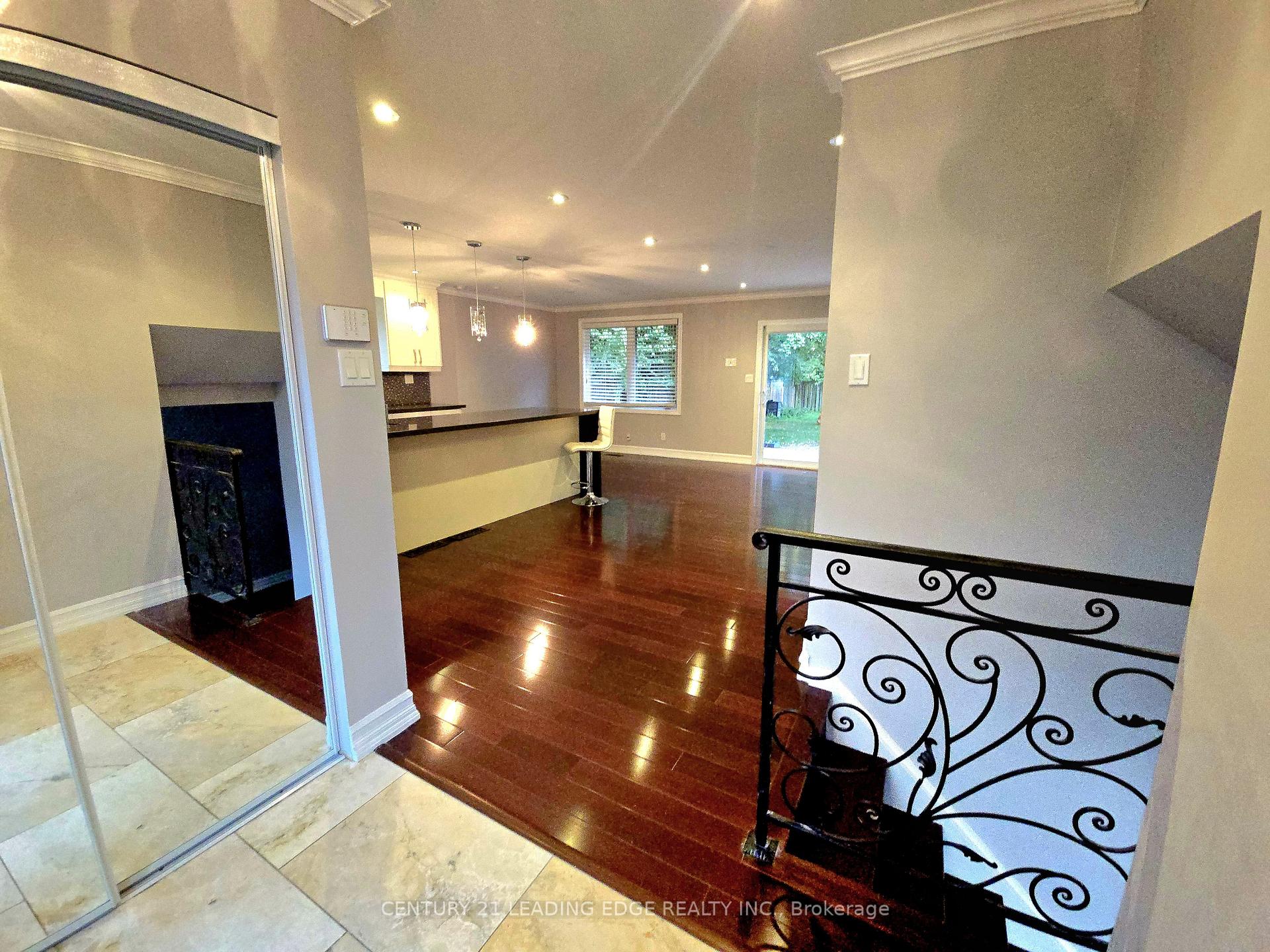 Photo 7 of 94 Fred Varley Drive, Markham, Unionville — HOMEH