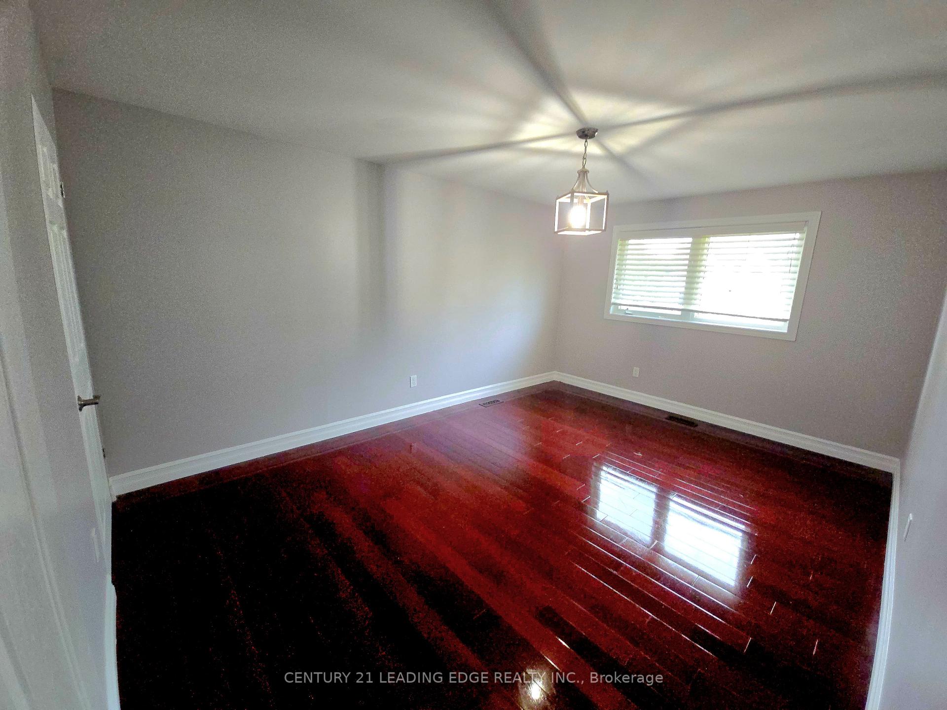 Photo 8 of 94 Fred Varley Drive, Markham, Unionville — HOMEH
