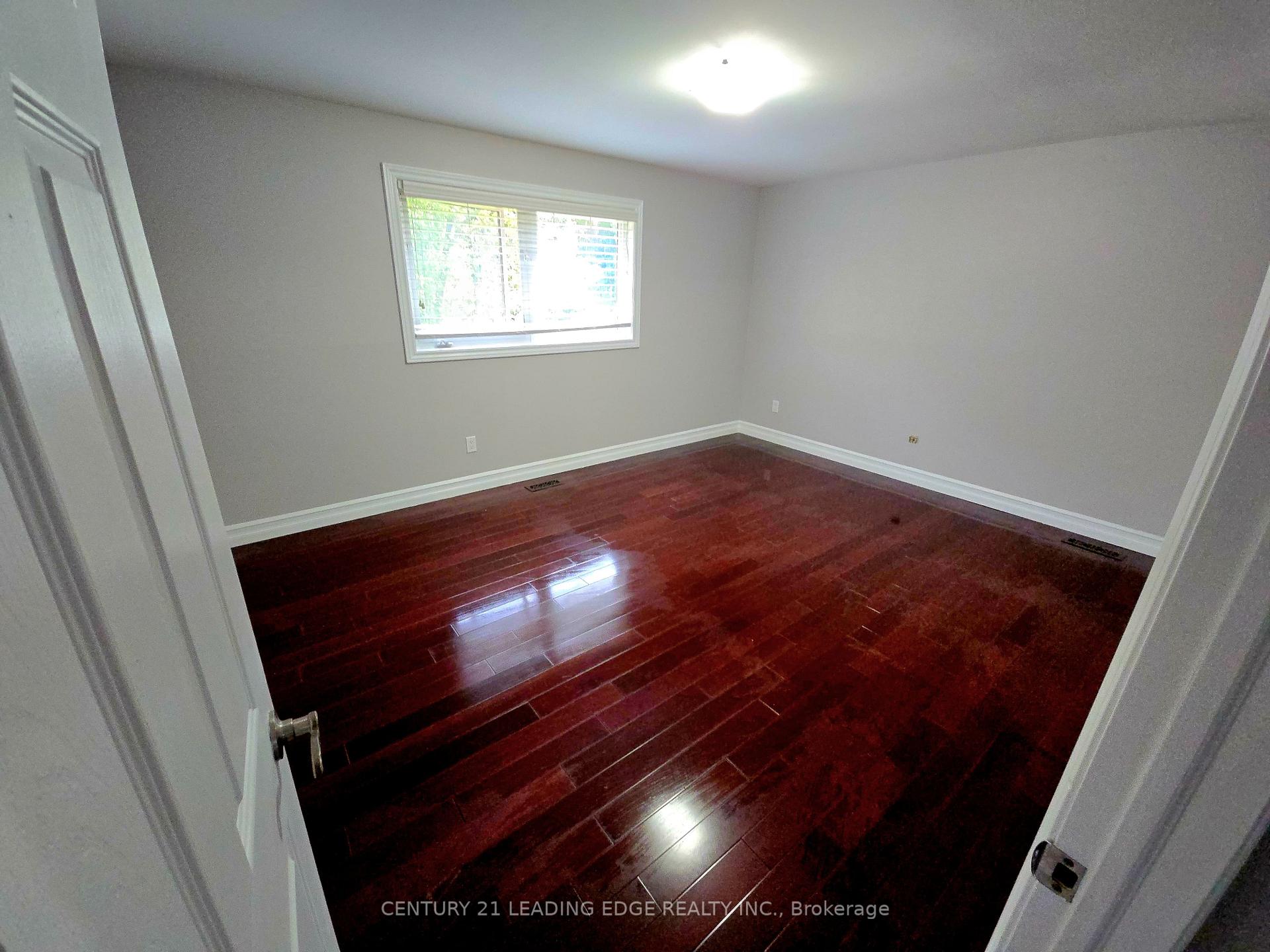 Photo 9 of 94 Fred Varley Drive, Markham, Unionville — HOMEH