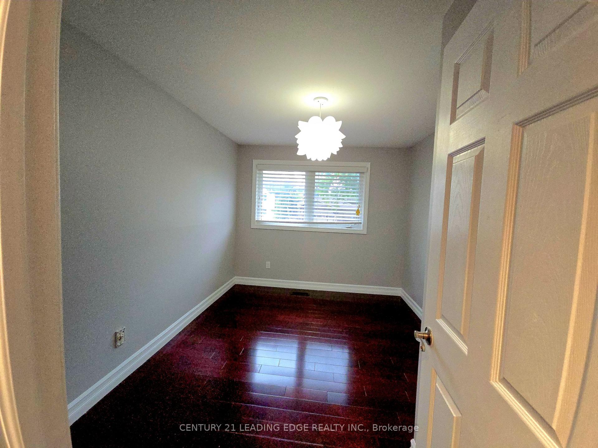 Photo 10 of 94 Fred Varley Drive, Markham, Unionville — HOMEH