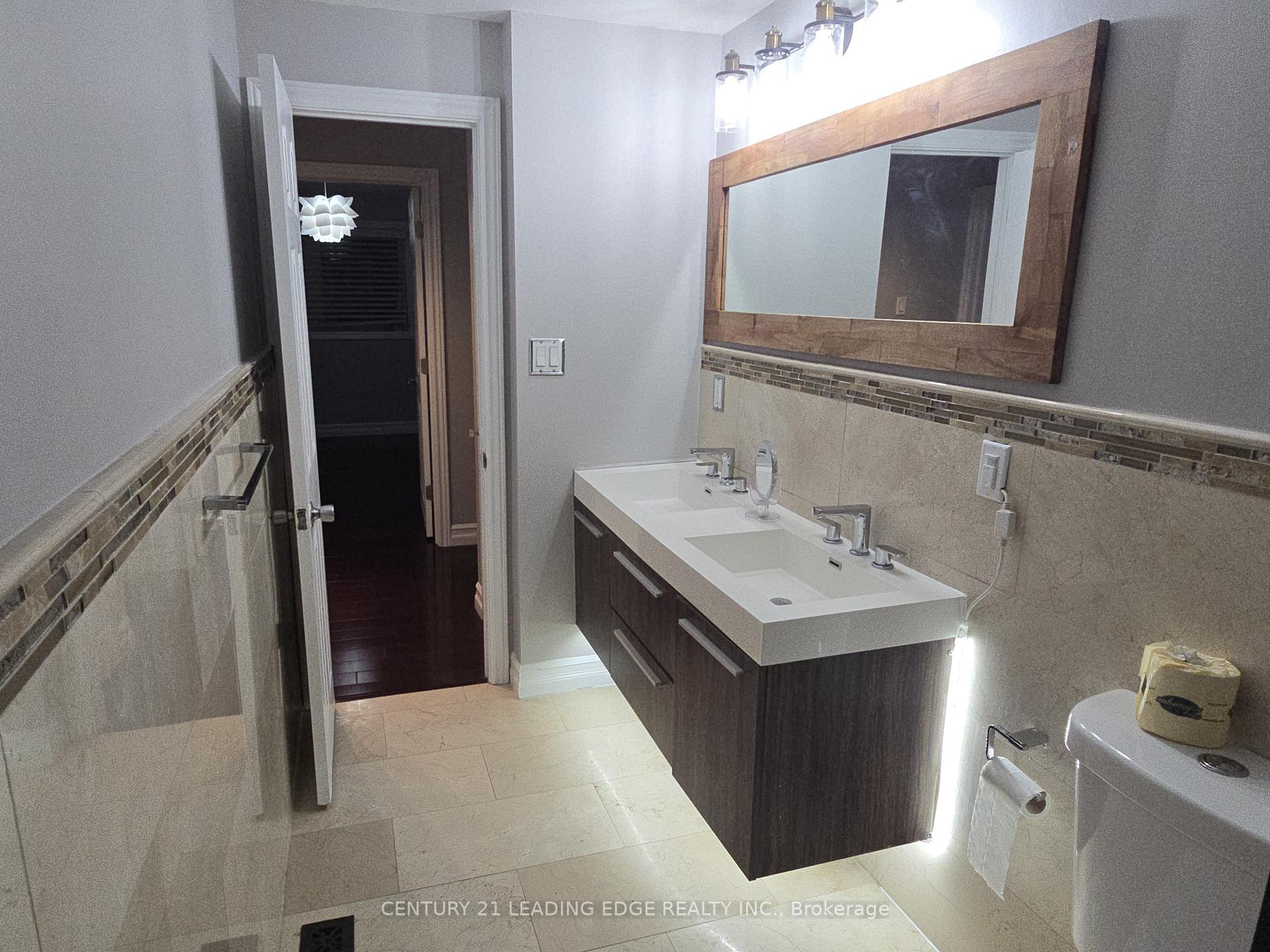 Photo 12 of 94 Fred Varley Drive, Markham, Unionville — HOMEH
