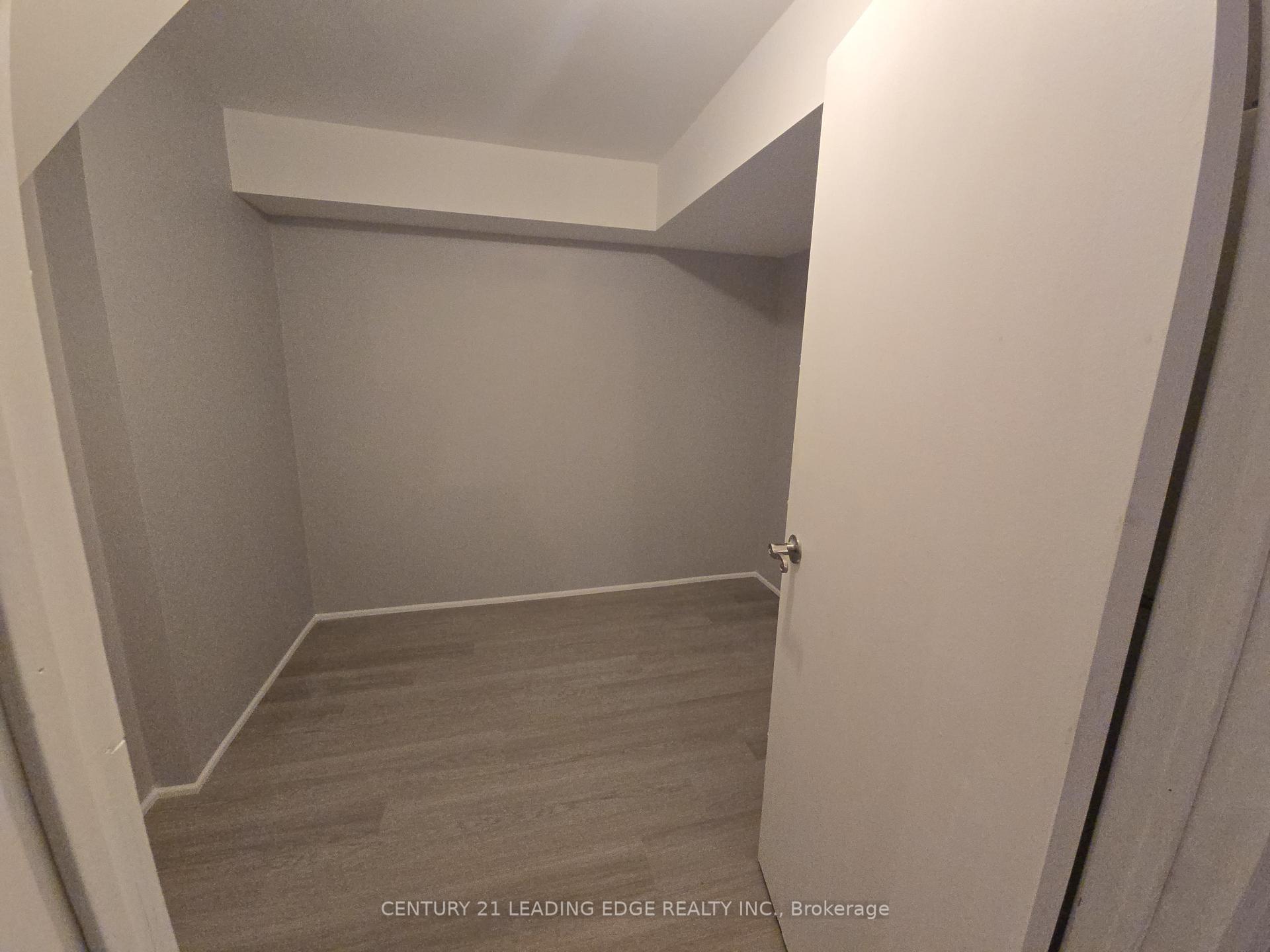 Photo 15 of 94 Fred Varley Drive, Markham, Unionville — HOMEH
