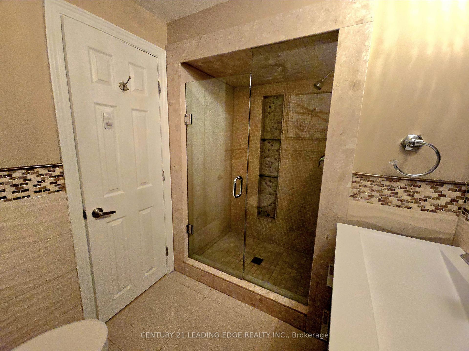 Photo 16 of 94 Fred Varley Drive, Markham, Unionville — HOMEH