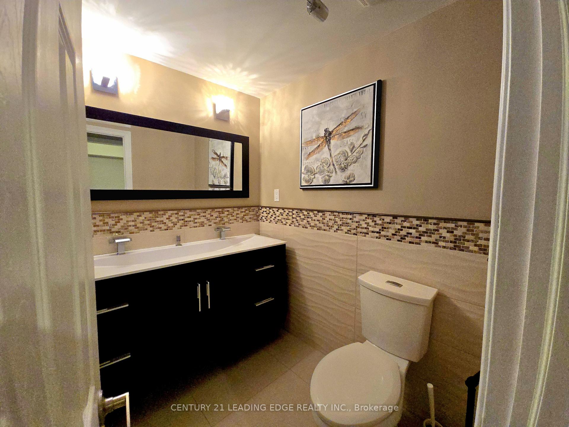 Photo 17 of 94 Fred Varley Drive, Markham, Unionville — HOMEH