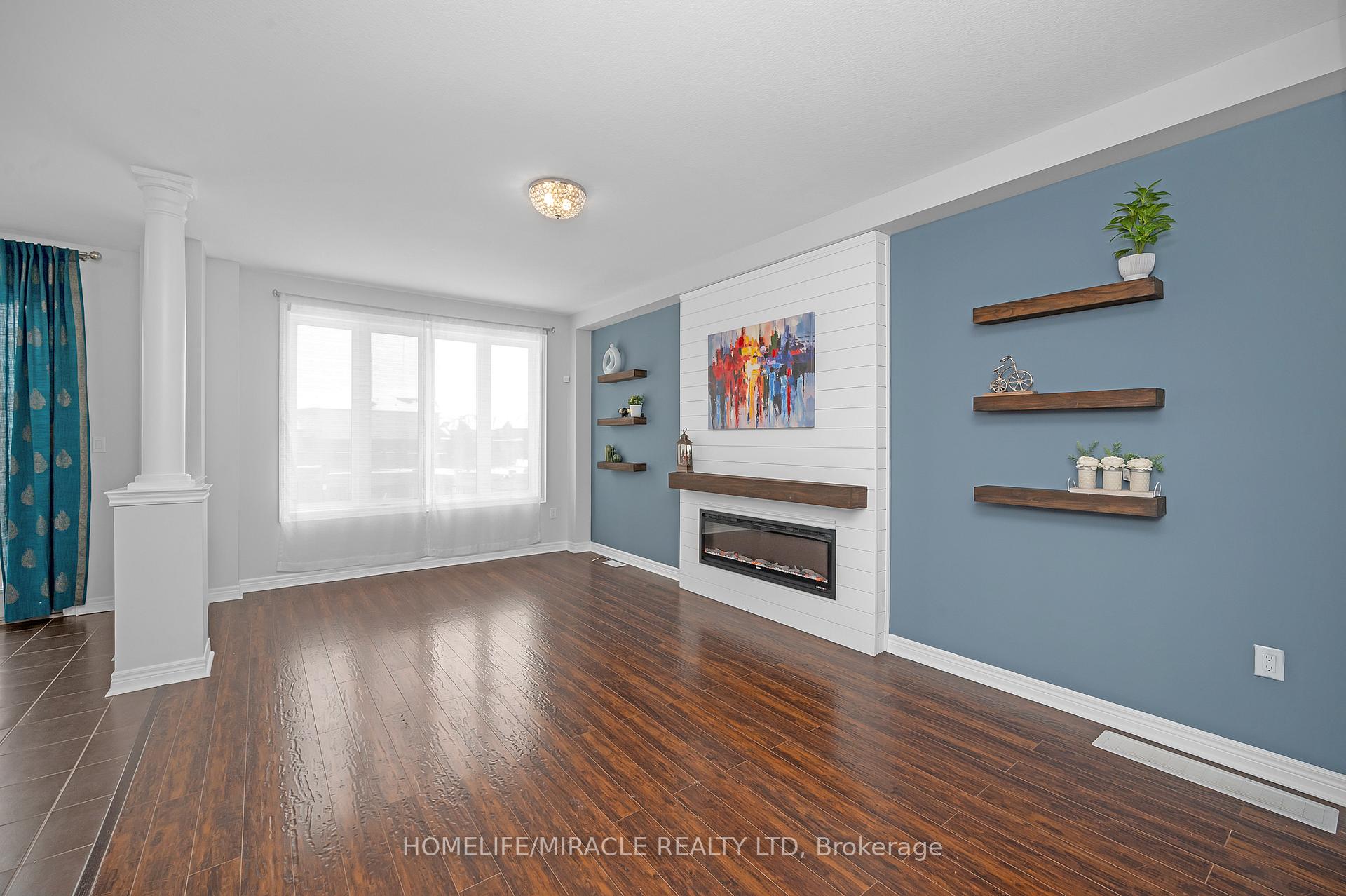 Photo 8 of 38 Sexton Crescent, Hamilton, Ancaster — HOMEH