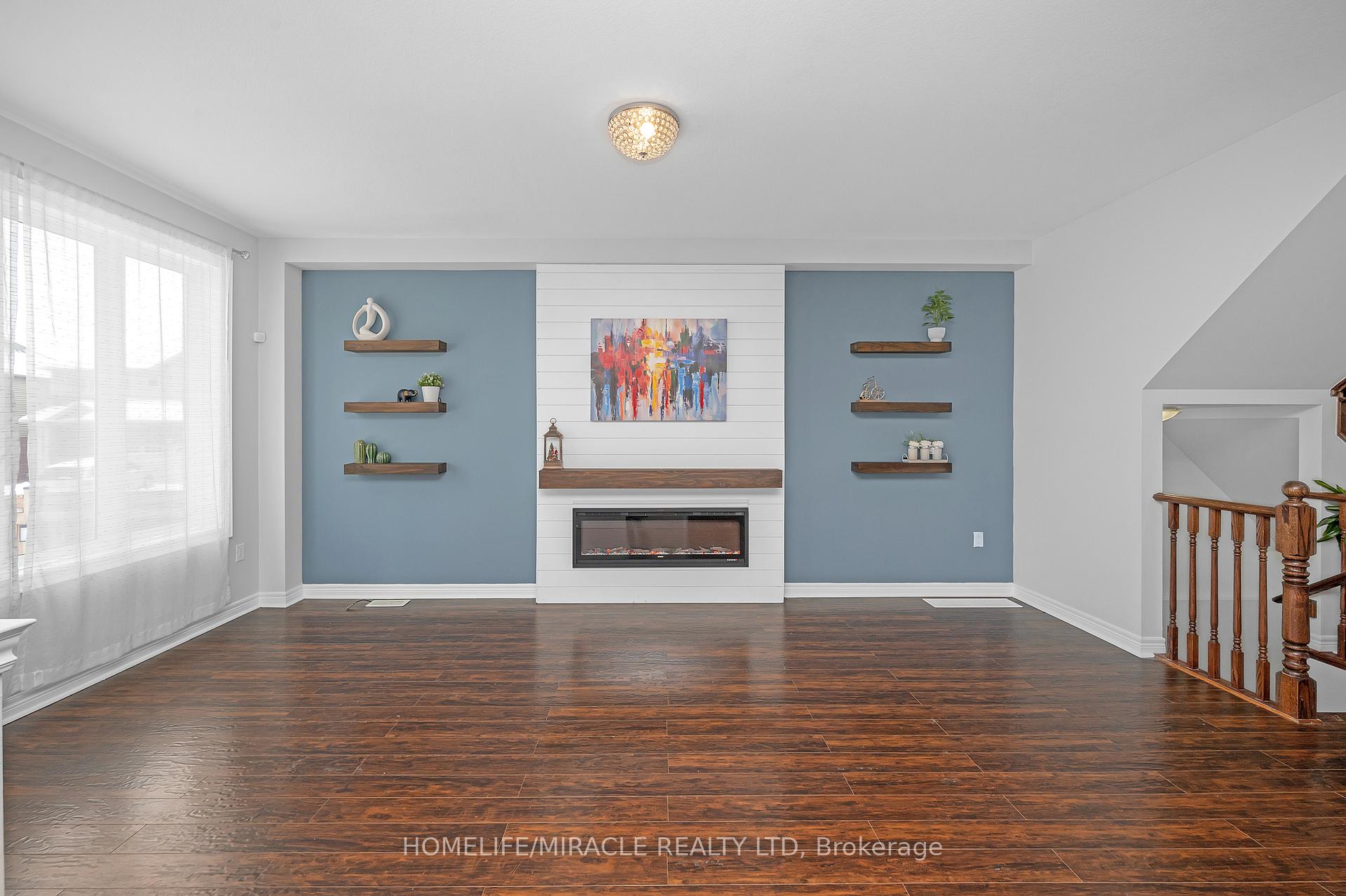 Photo 10 of 38 Sexton Crescent, Hamilton, Ancaster — HOMEH