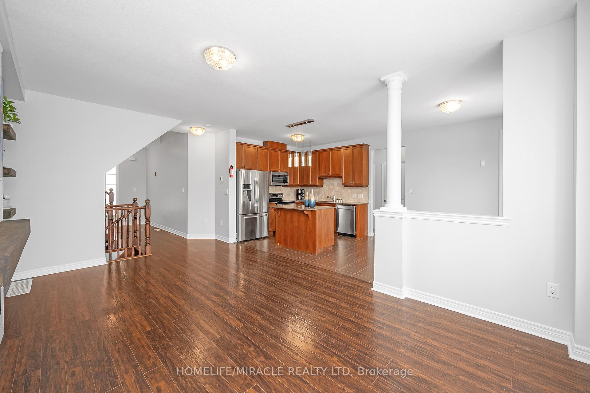Photo 11 of 38 Sexton Crescent, Hamilton, Ancaster — HOMEH