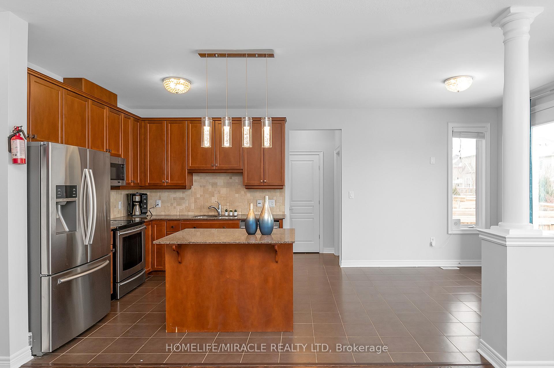 Photo 13 of 38 Sexton Crescent, Hamilton, Ancaster — HOMEH