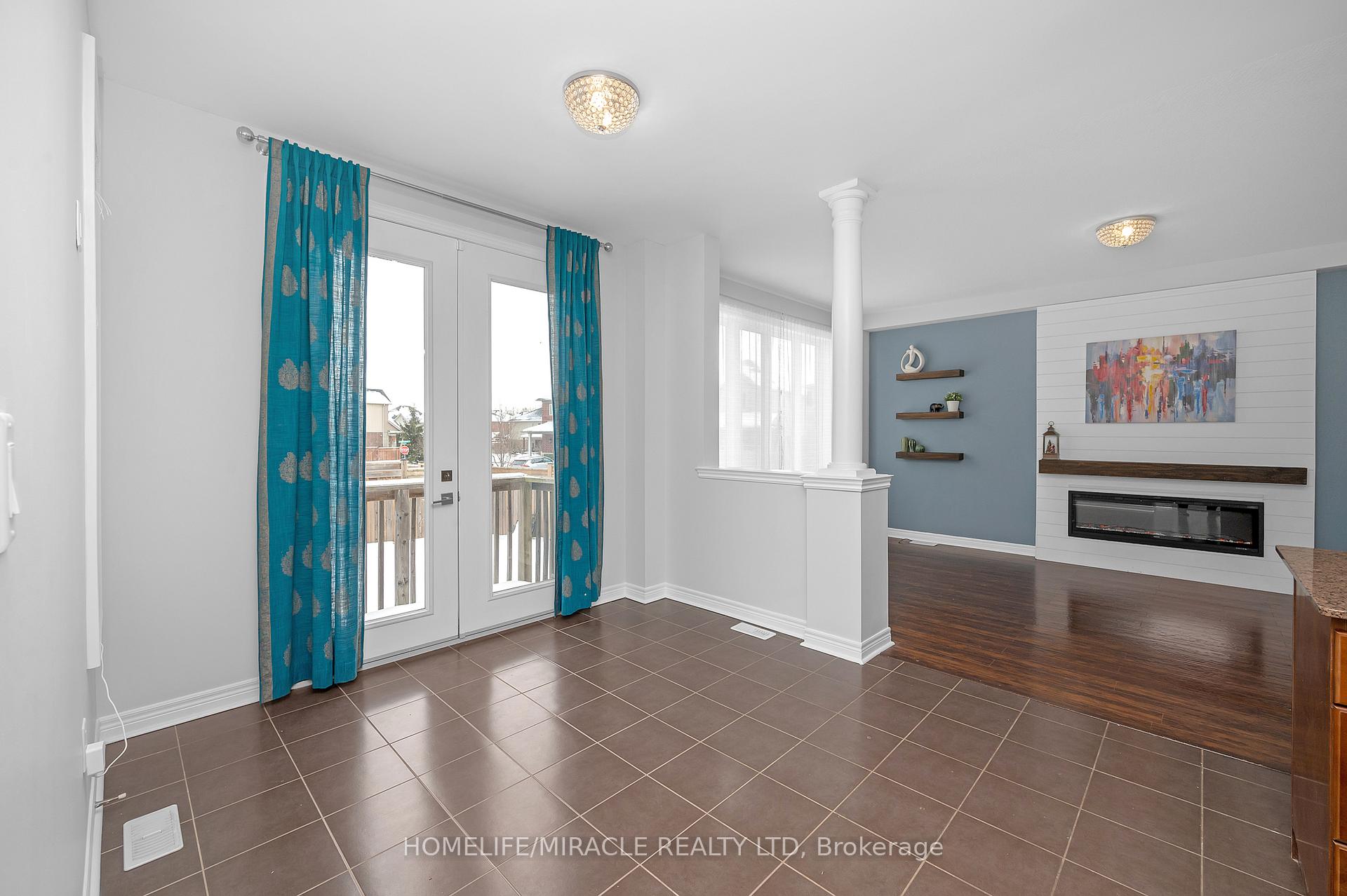 Photo 17 of 38 Sexton Crescent, Hamilton, Ancaster — HOMEH