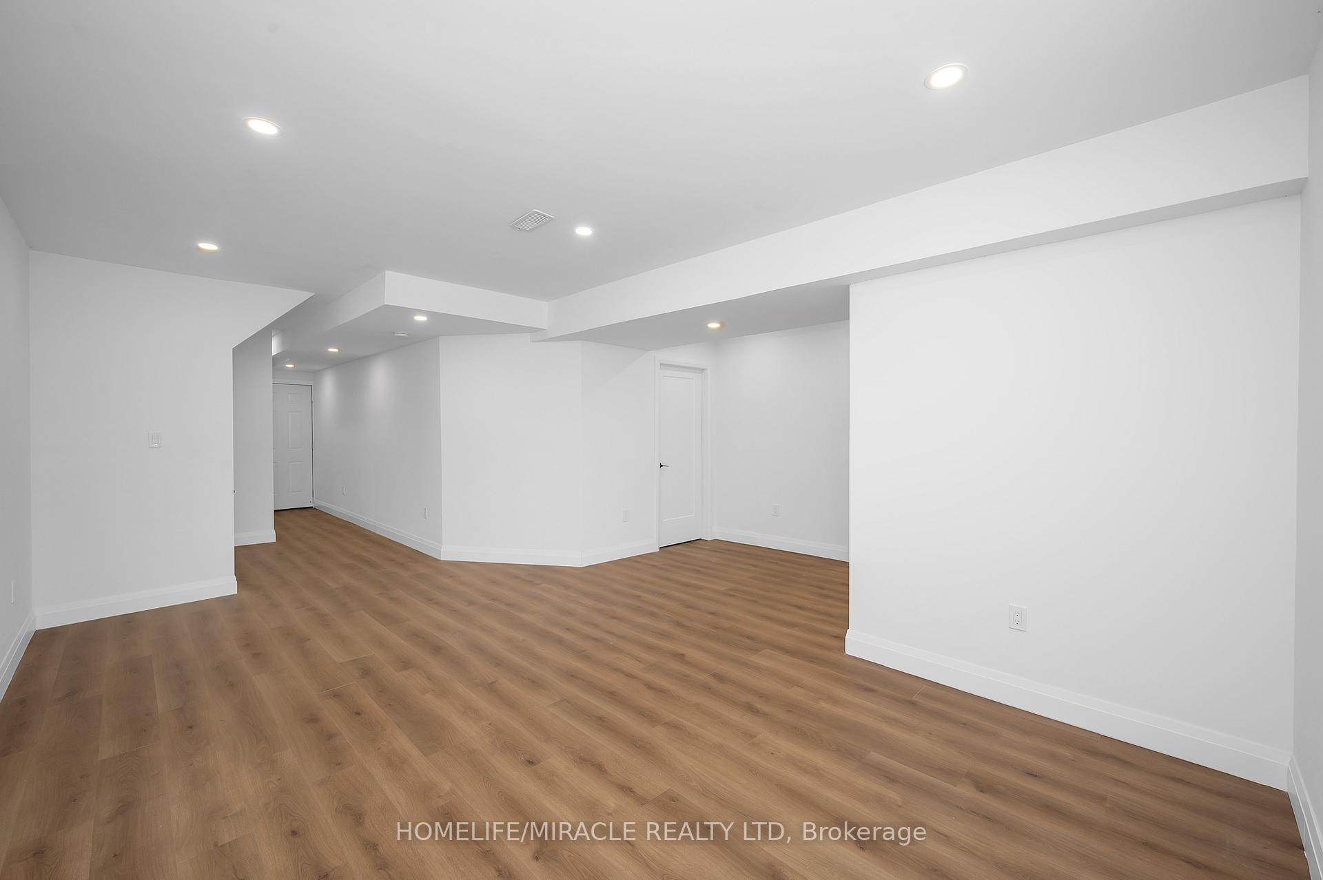 Photo 38 of 38 Sexton Crescent, Hamilton, Ancaster — HOMEH