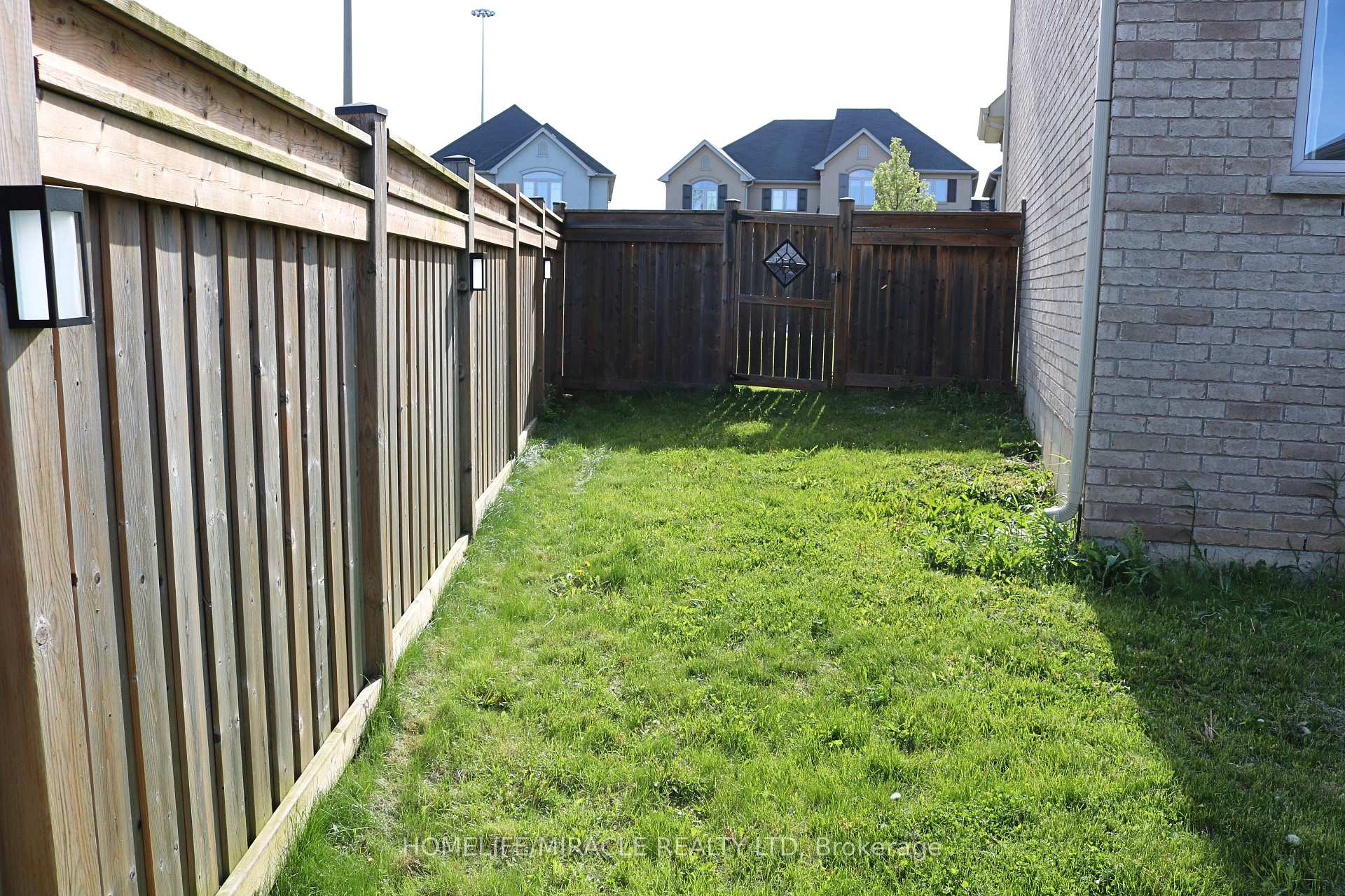 Photo 42 of 38 Sexton Crescent, Hamilton, Ancaster — HOMEH