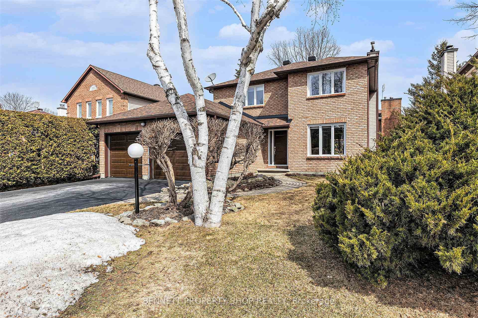 Photo 2 of 71 Hewitt Way, Ottawa, Kanata - Katimavik — HOMEH