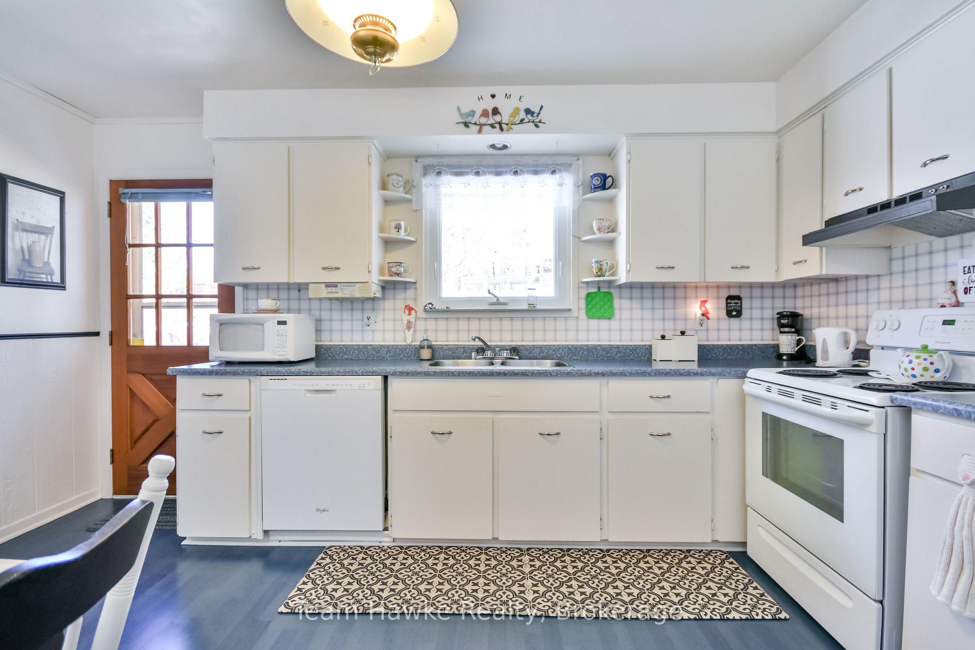 Photo 15 of 569 Manly Street, Midland — HOMEH