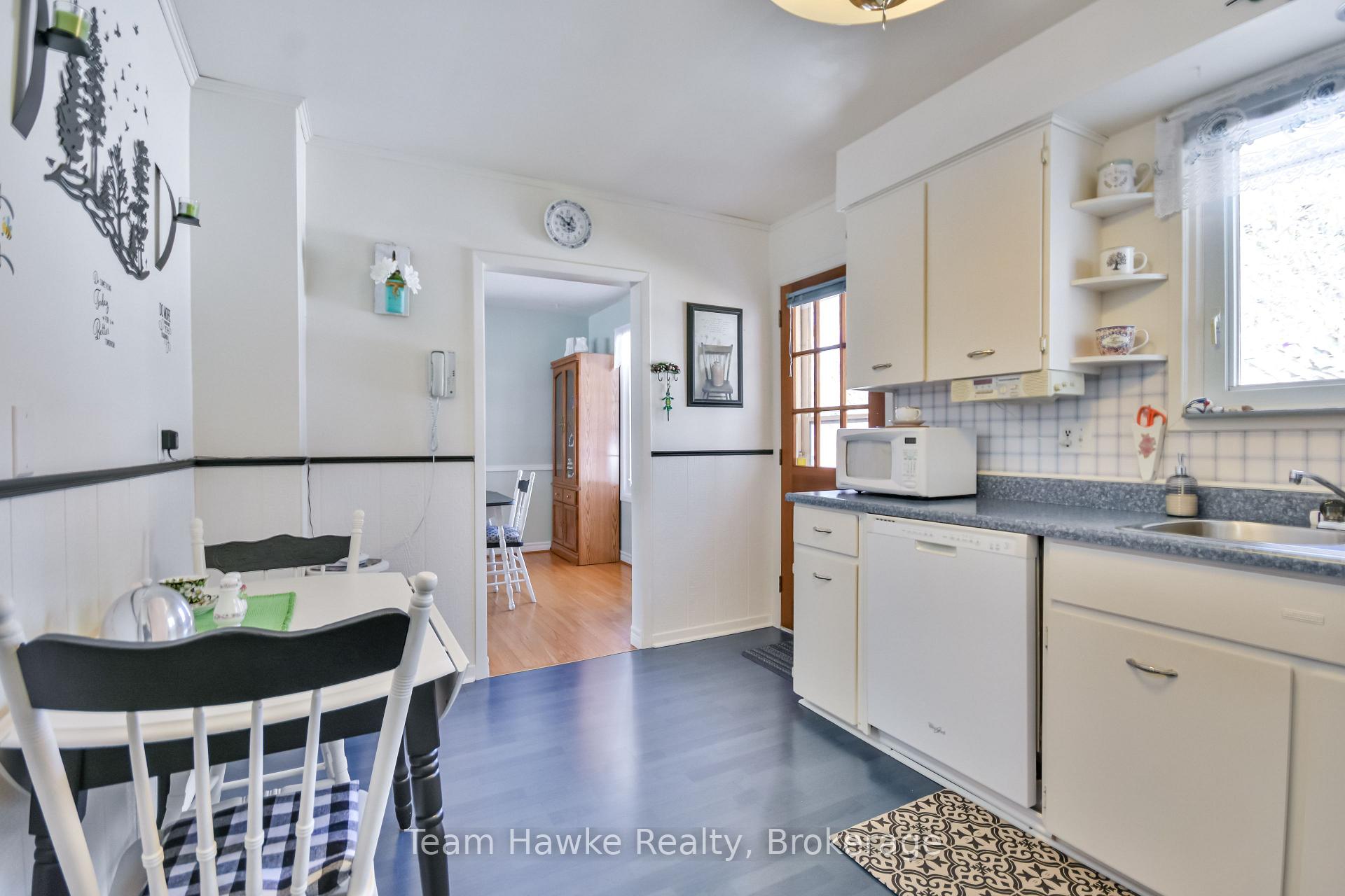 Photo 16 of 569 Manly Street, Midland — HOMEH