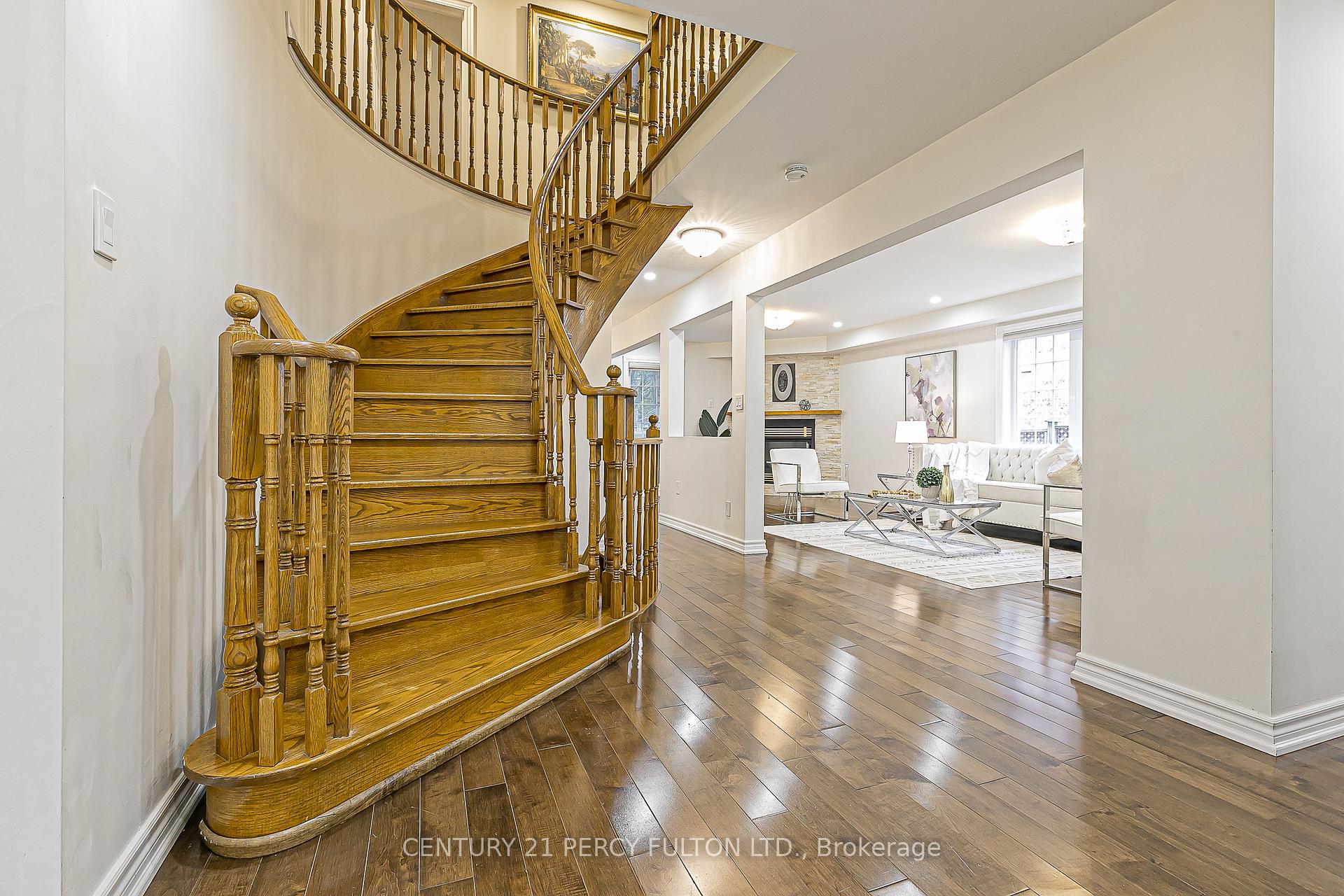 Photo 3 of 85 Havagal Crescent, Markham, Markville — HOMEH