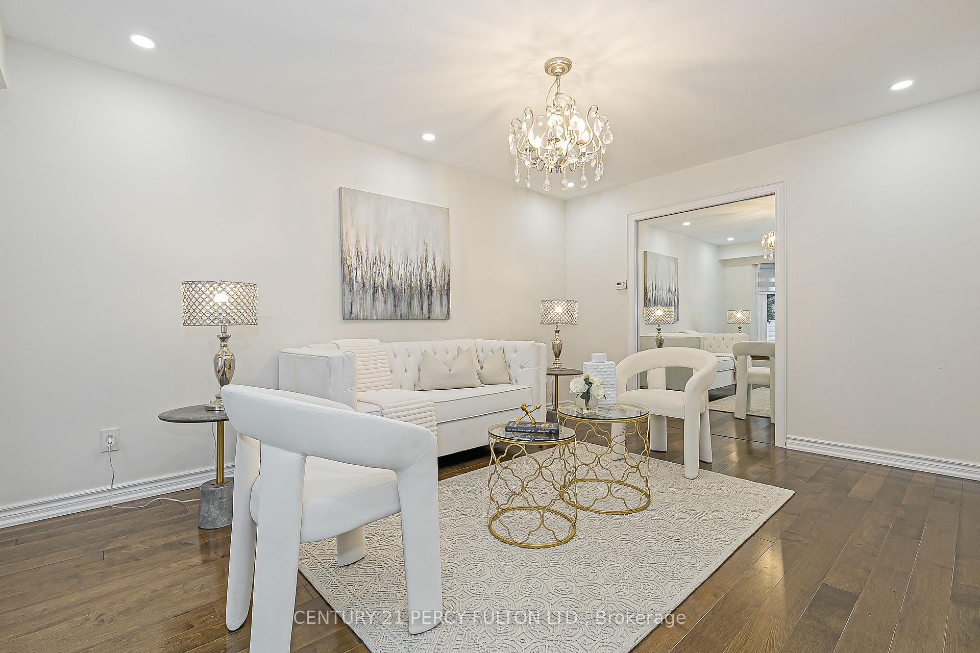 Photo 4 of 85 Havagal Crescent, Markham, Markville — HOMEH