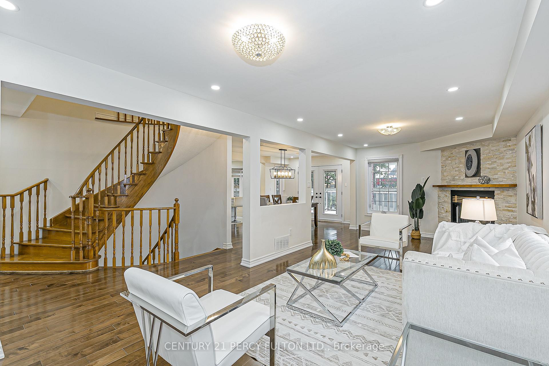 Photo 6 of 85 Havagal Crescent, Markham, Markville — HOMEH