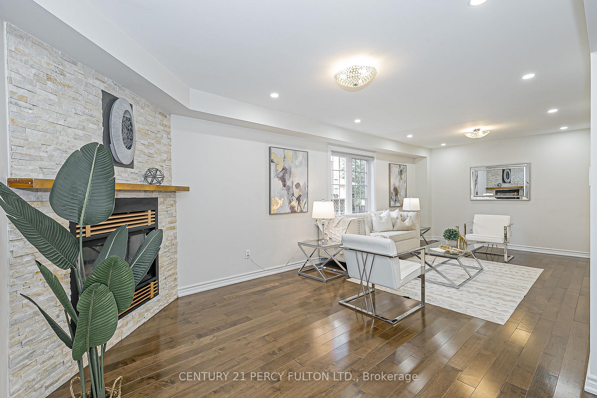 Photo 7 of 85 Havagal Crescent, Markham, Markville — HOMEH