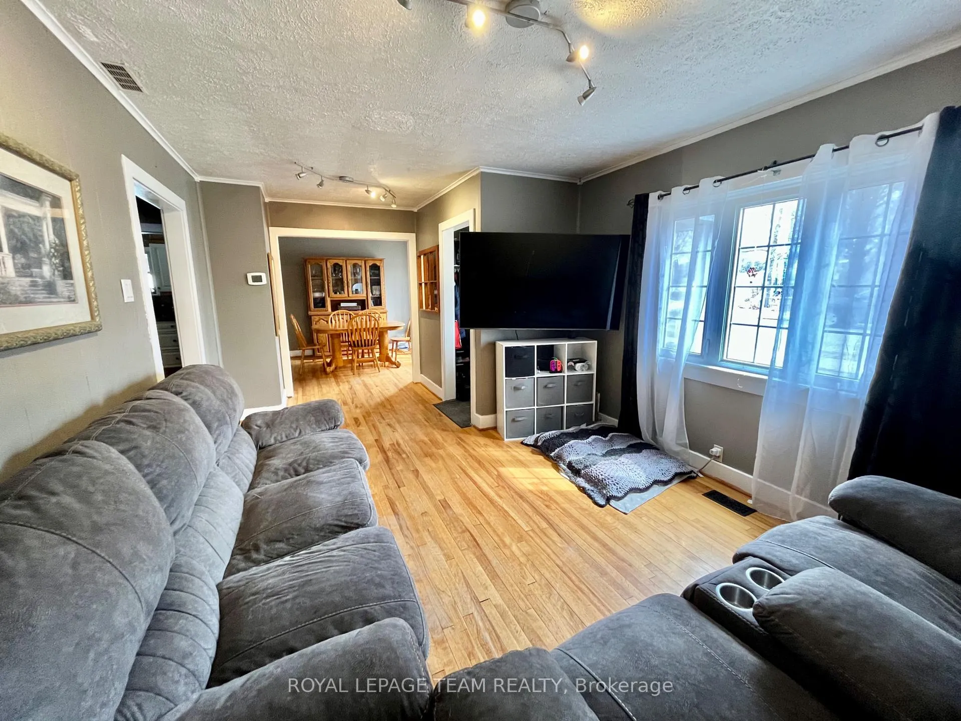 Photo 4 of 260 Jordan Avenue, Renfrew — HOMEH