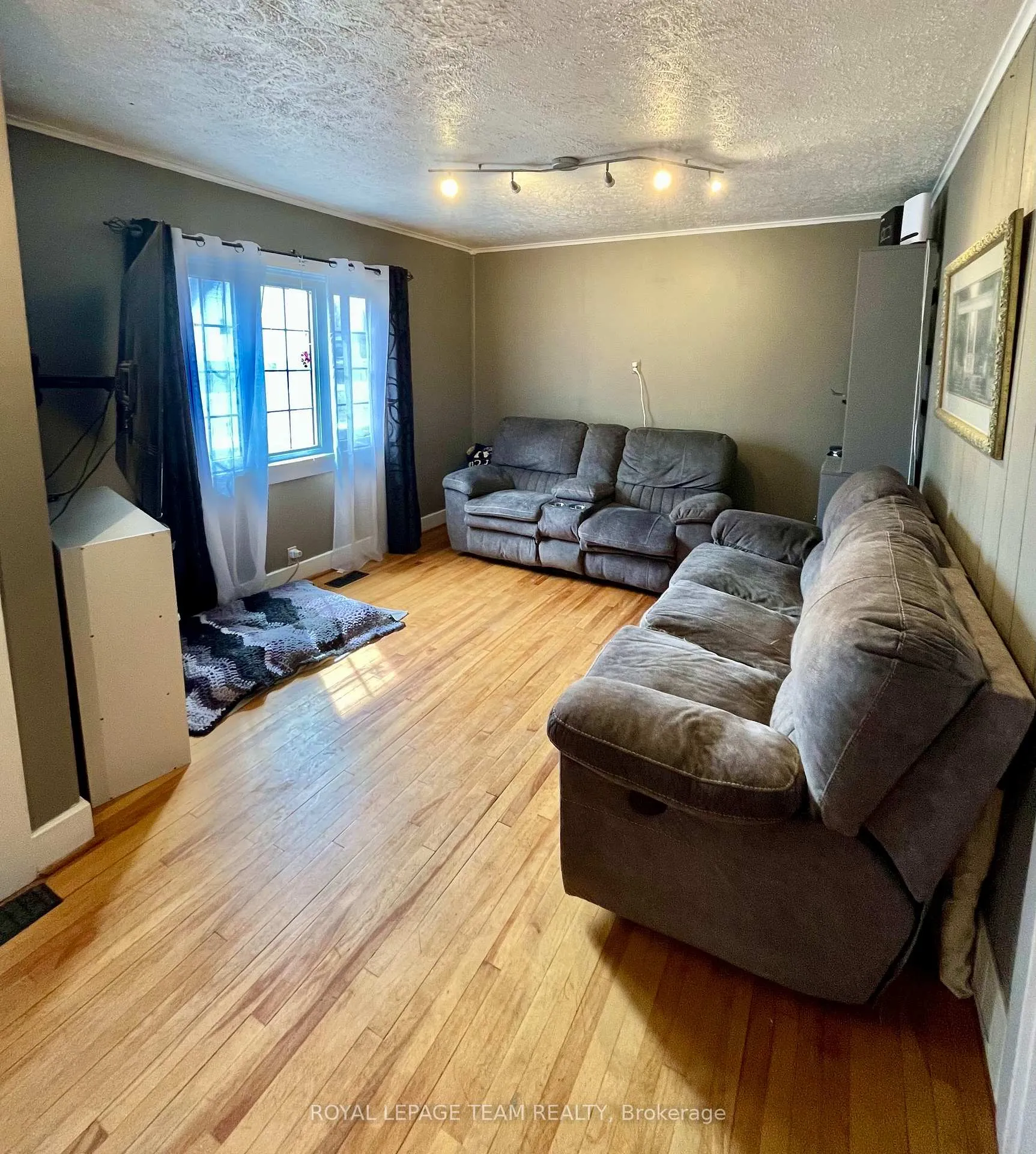 Photo 5 of 260 Jordan Avenue, Renfrew — HOMEH