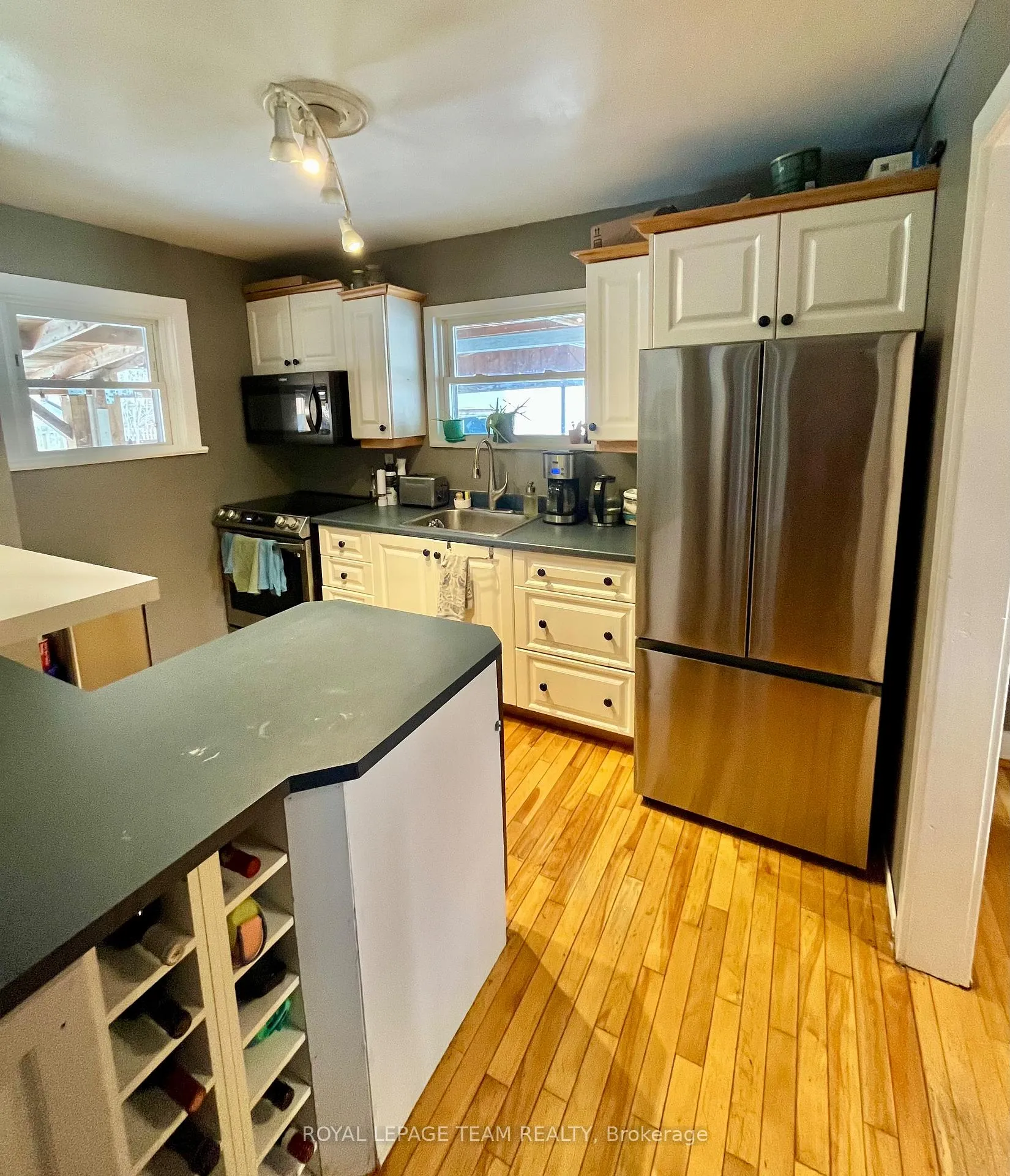 Photo 10 of 260 Jordan Avenue, Renfrew — HOMEH