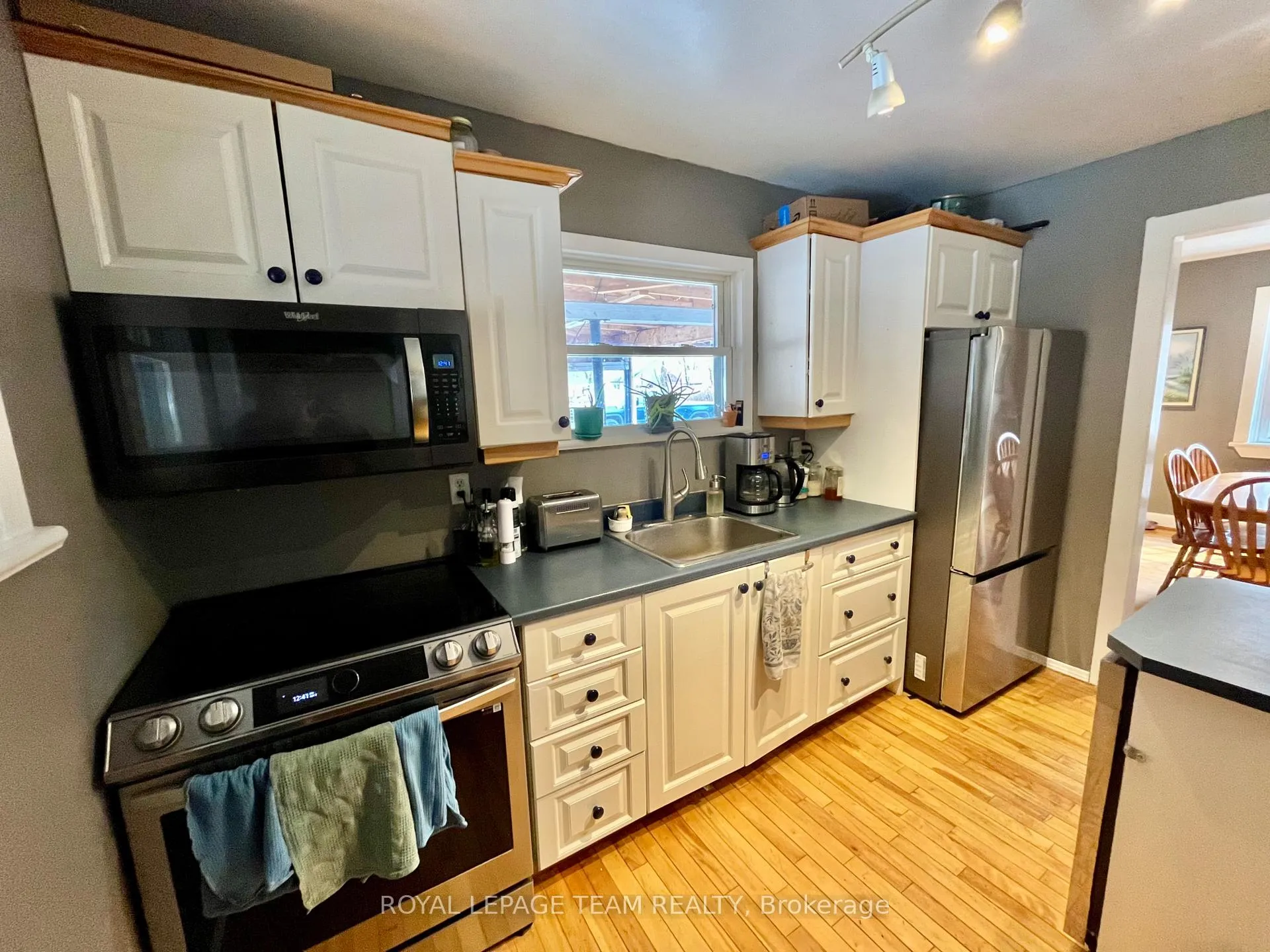 Photo 11 of 260 Jordan Avenue, Renfrew — HOMEH