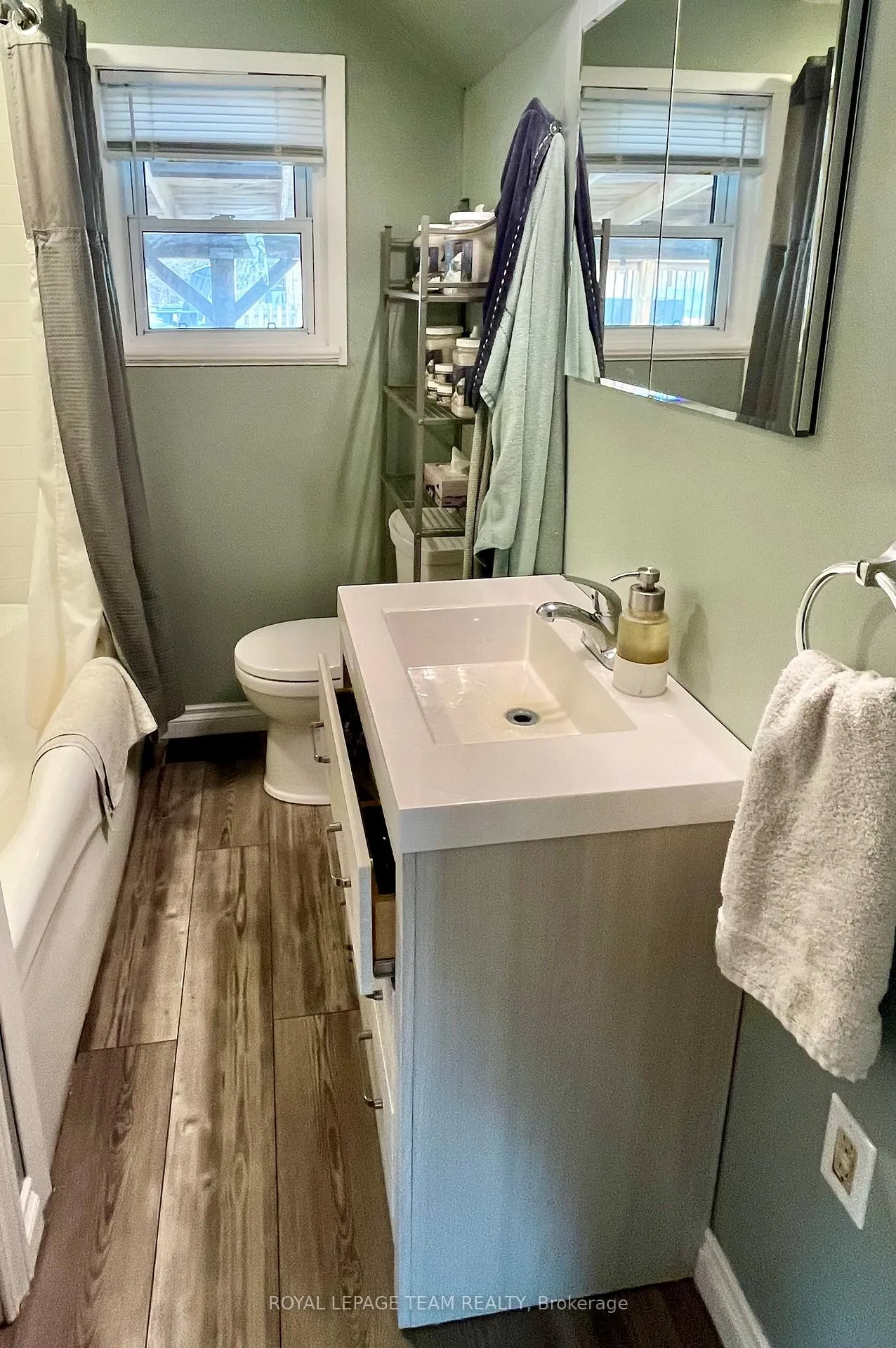 Photo 17 of 260 Jordan Avenue, Renfrew — HOMEH
