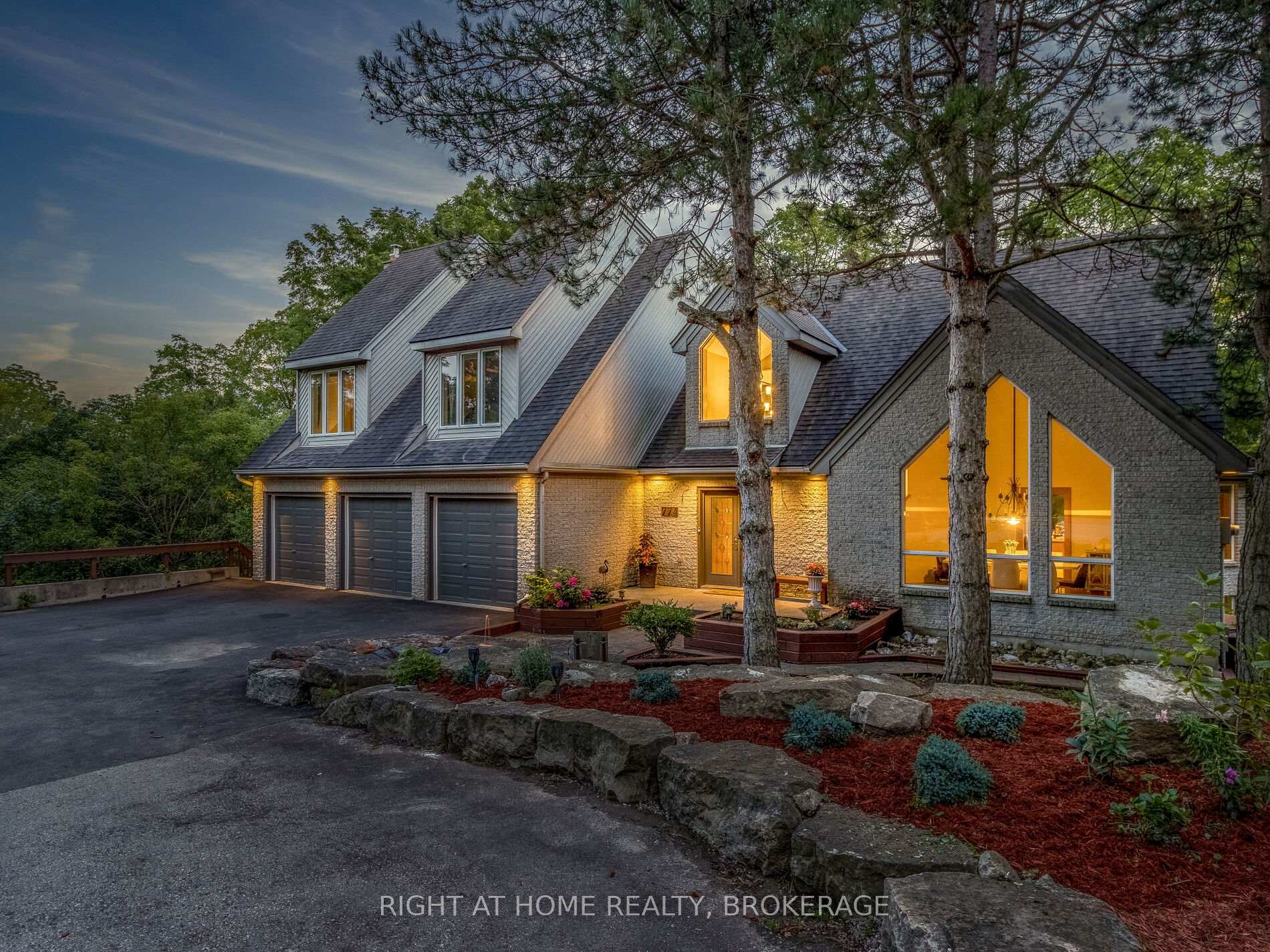 Front of 774 Old Dundas Road