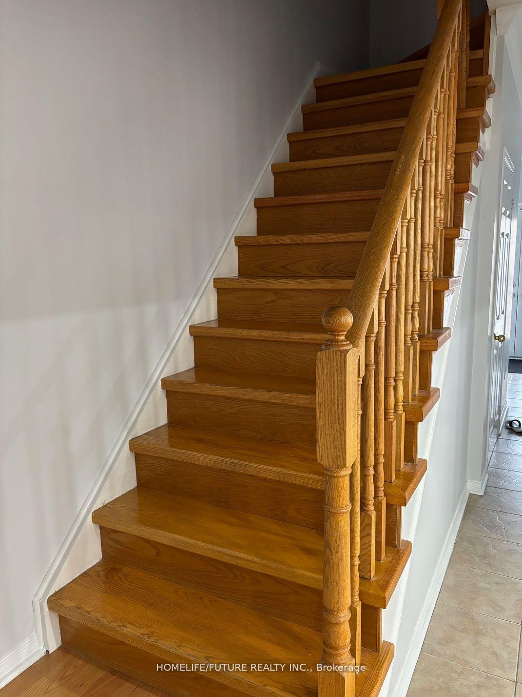 Photo 5 of 48 Lahore Crescent, Markham, Cedarwood — HOMEH