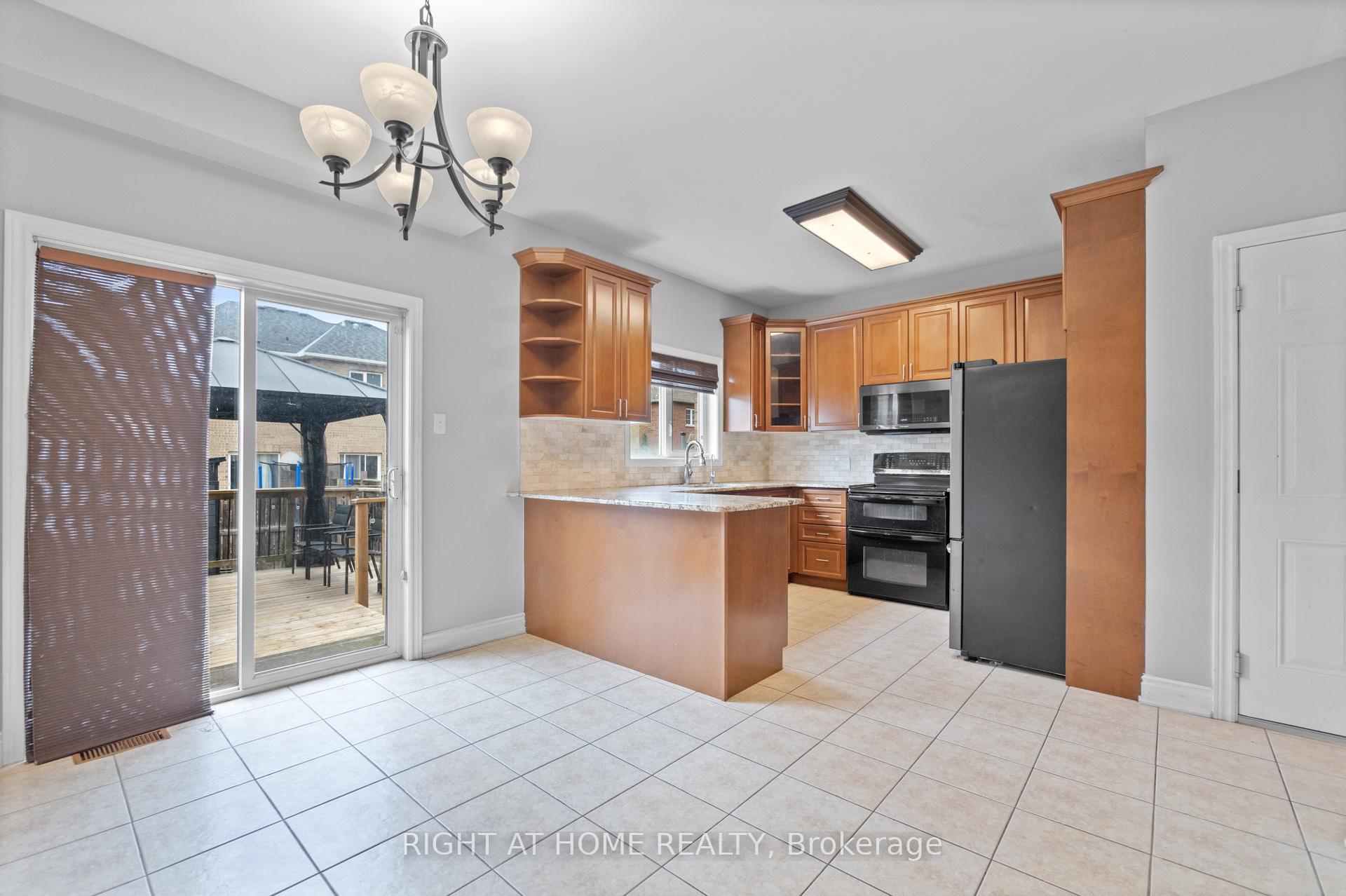 Photo 9 of 20 Sedgebrook Avenue, Hamilton, Winona Park — HOMEH