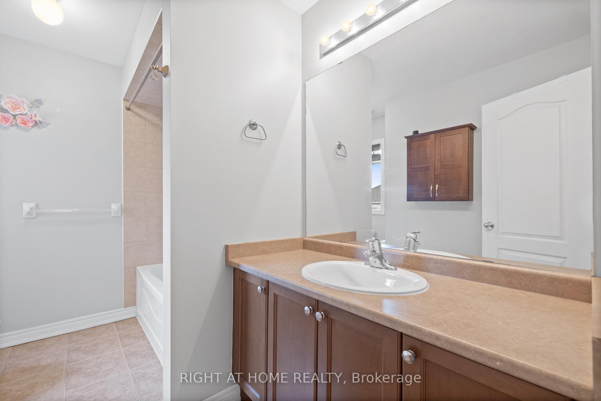 Photo 23 of 20 Sedgebrook Avenue, Hamilton, Winona Park — HOMEH