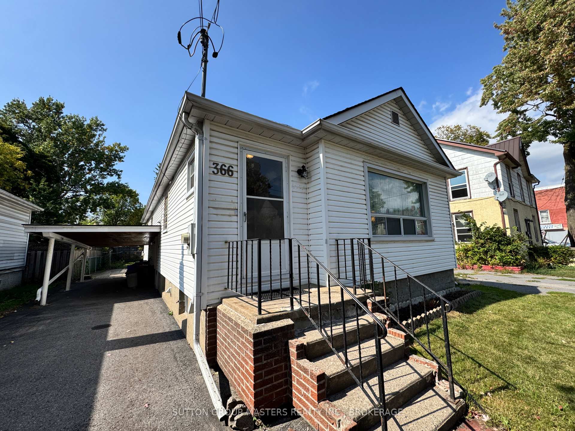 Photo 2 of 366 Division Street, Kingston, East of Sir John A. Blvd — HOMEH