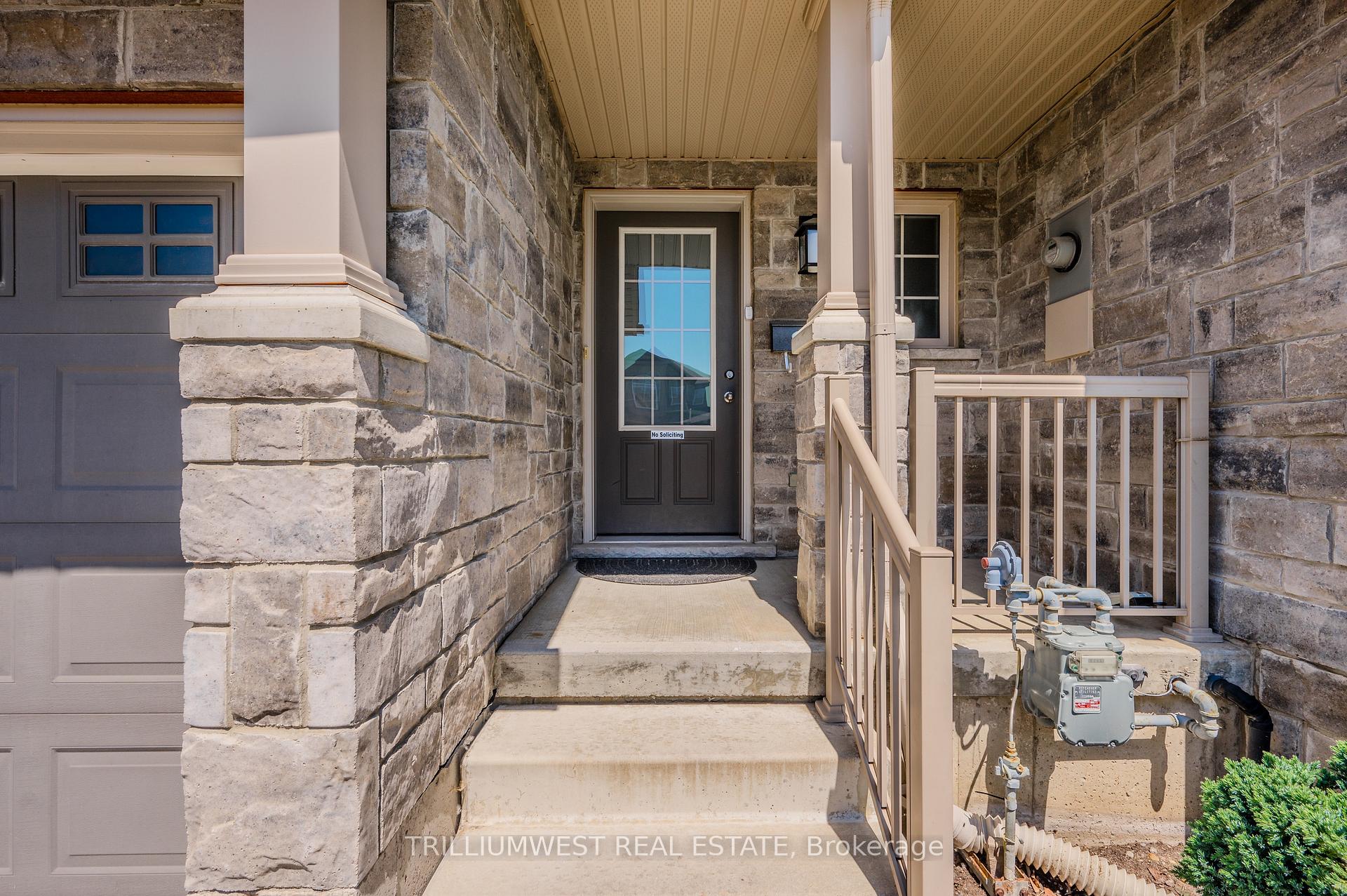 Photo 6 of 303 Old Huron Road, Kitchener, Brigadoon — HOMEH