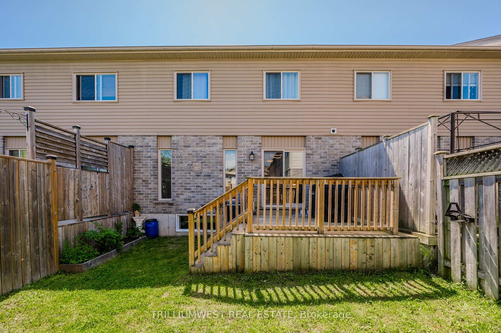 Photo 41 of 303 Old Huron Road, Kitchener, Brigadoon — HOMEH