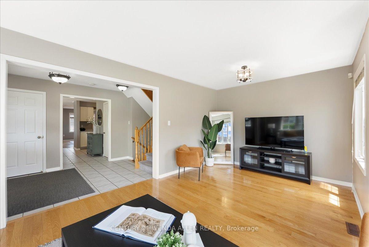 Photo 7 of 1 Ayhart Street, Markham, Wismer — HOMEH