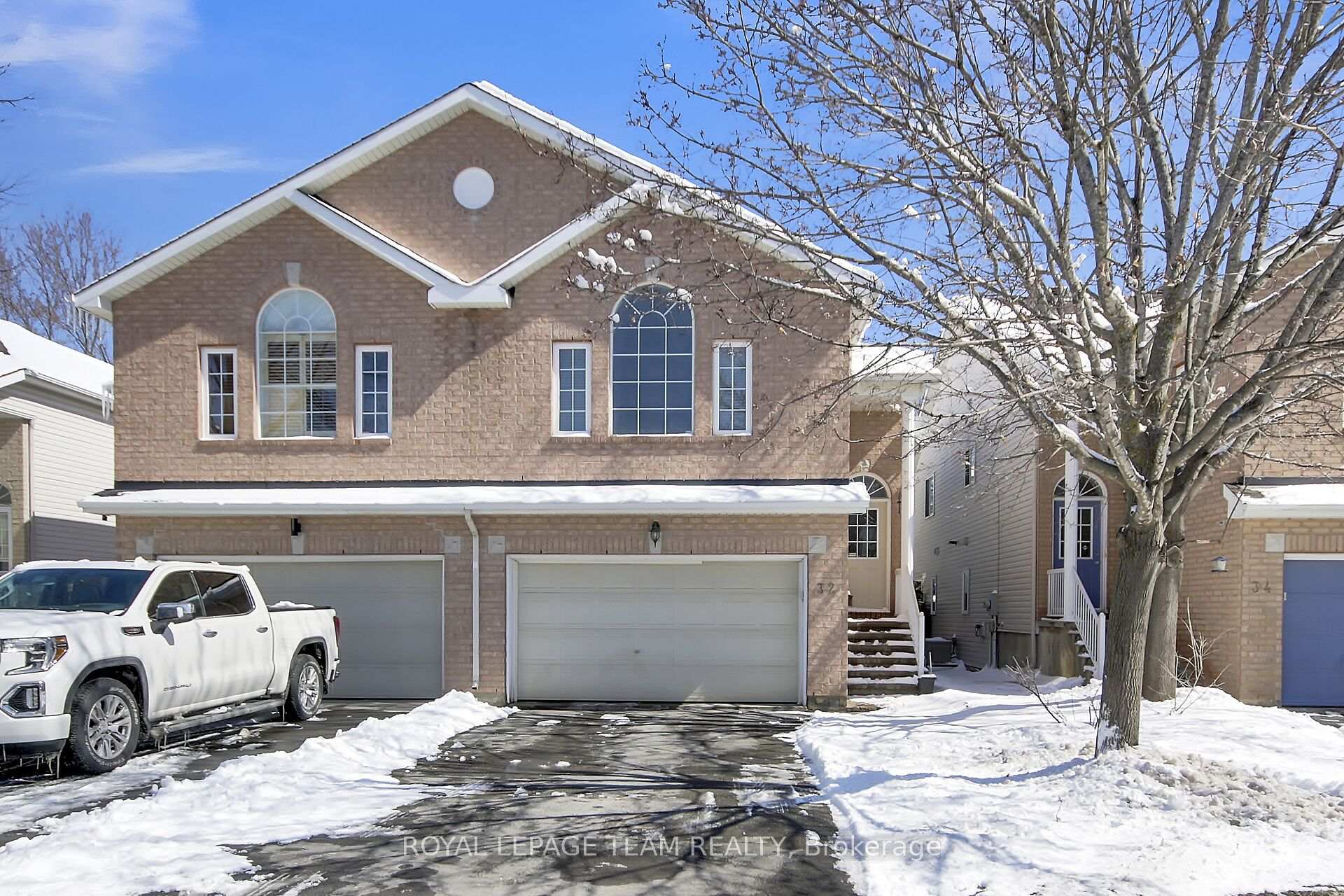 Photo 1 of 32 Castle Glen Crescent, Ottawa, Kanata - Glencairn/Hazeldean — HOMEH