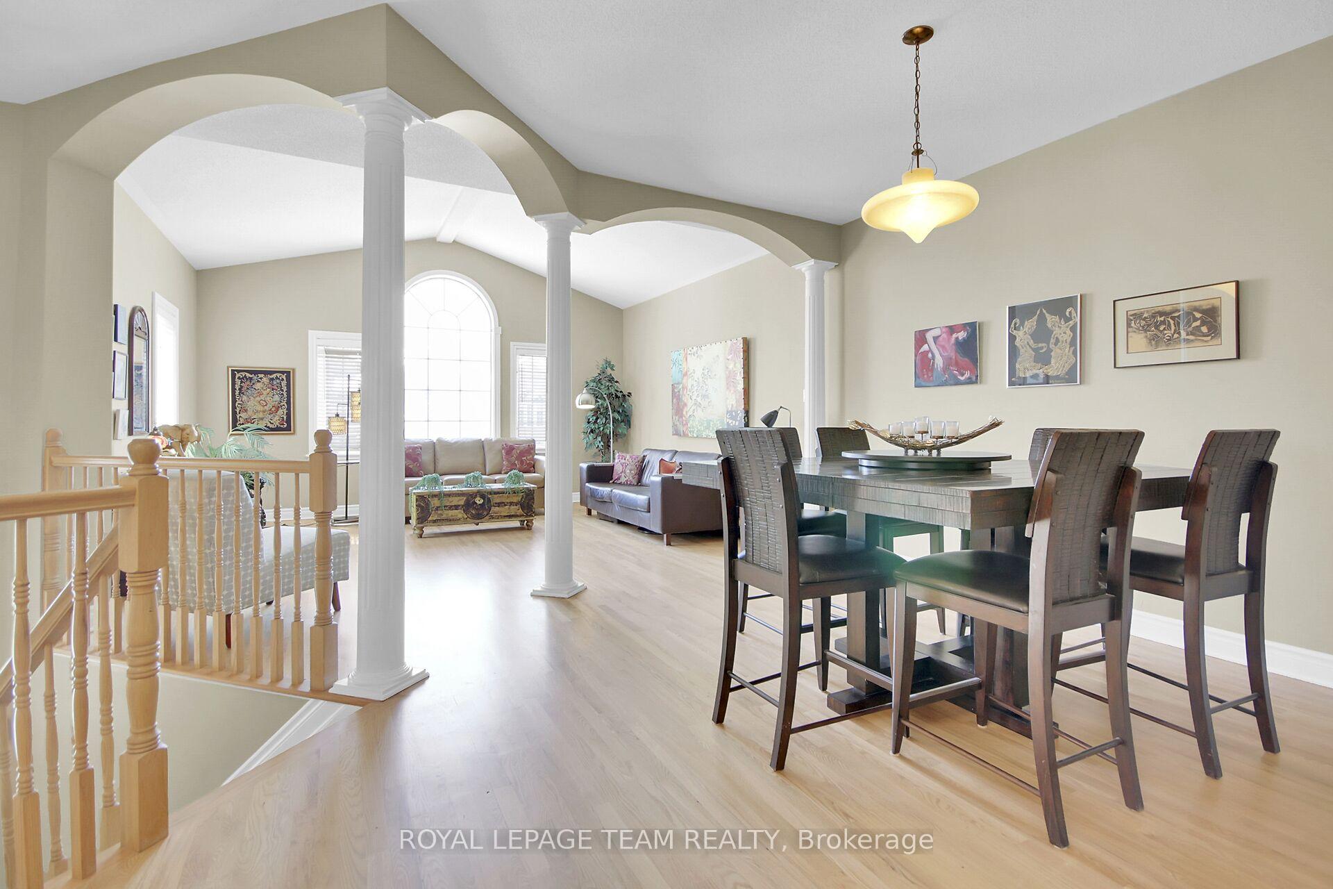 Photo 4 of 32 Castle Glen Crescent, Ottawa, Kanata - Glencairn/Hazeldean — HOMEH