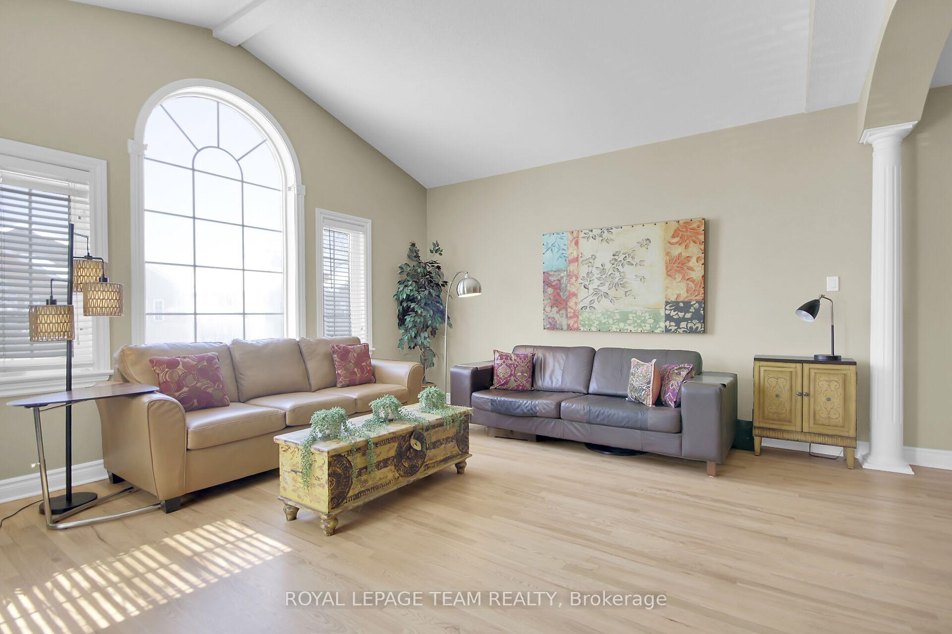 Photo 7 of 32 Castle Glen Crescent, Ottawa, Kanata - Glencairn/Hazeldean — HOMEH