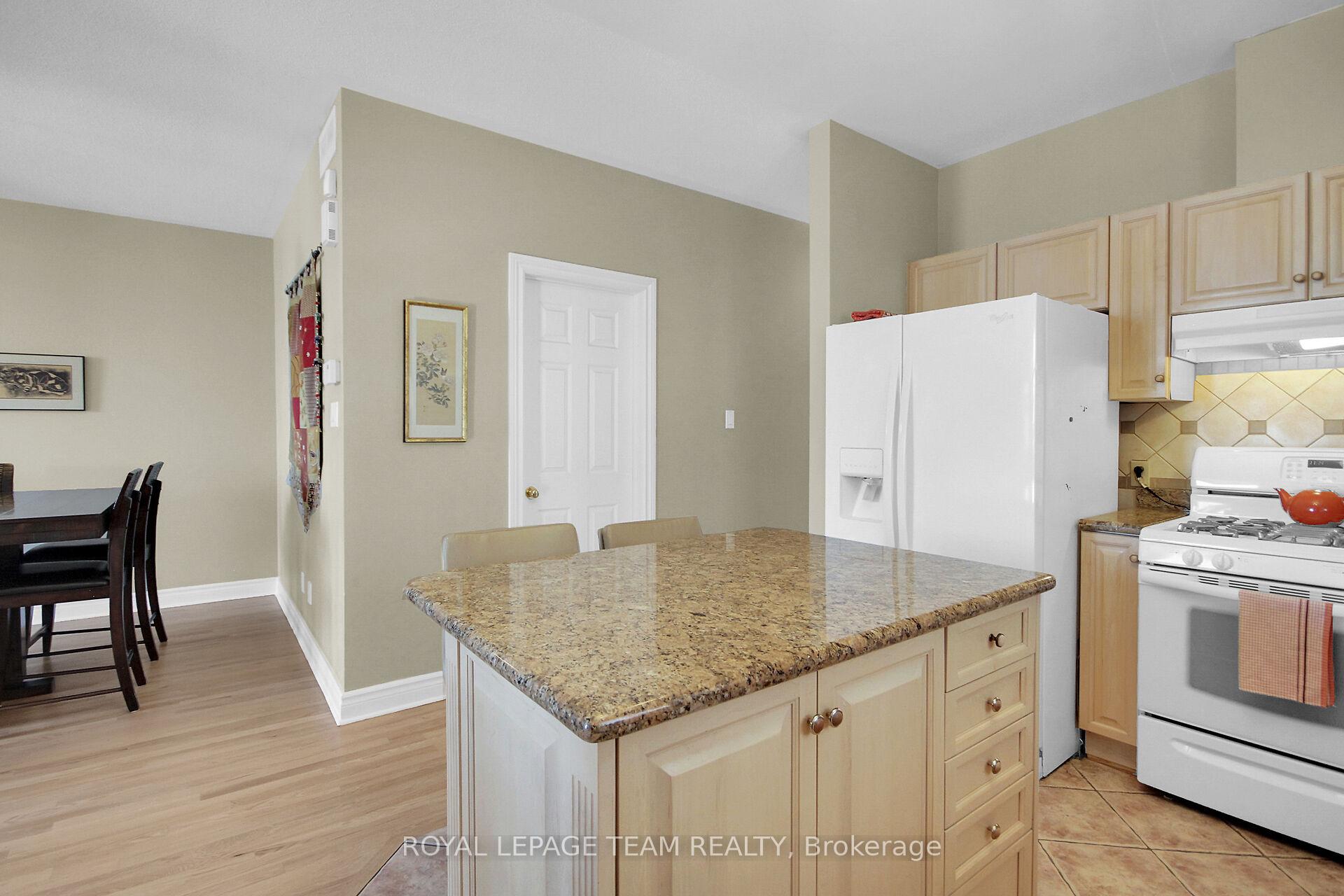 Photo 15 of 32 Castle Glen Crescent, Ottawa, Kanata - Glencairn/Hazeldean — HOMEH