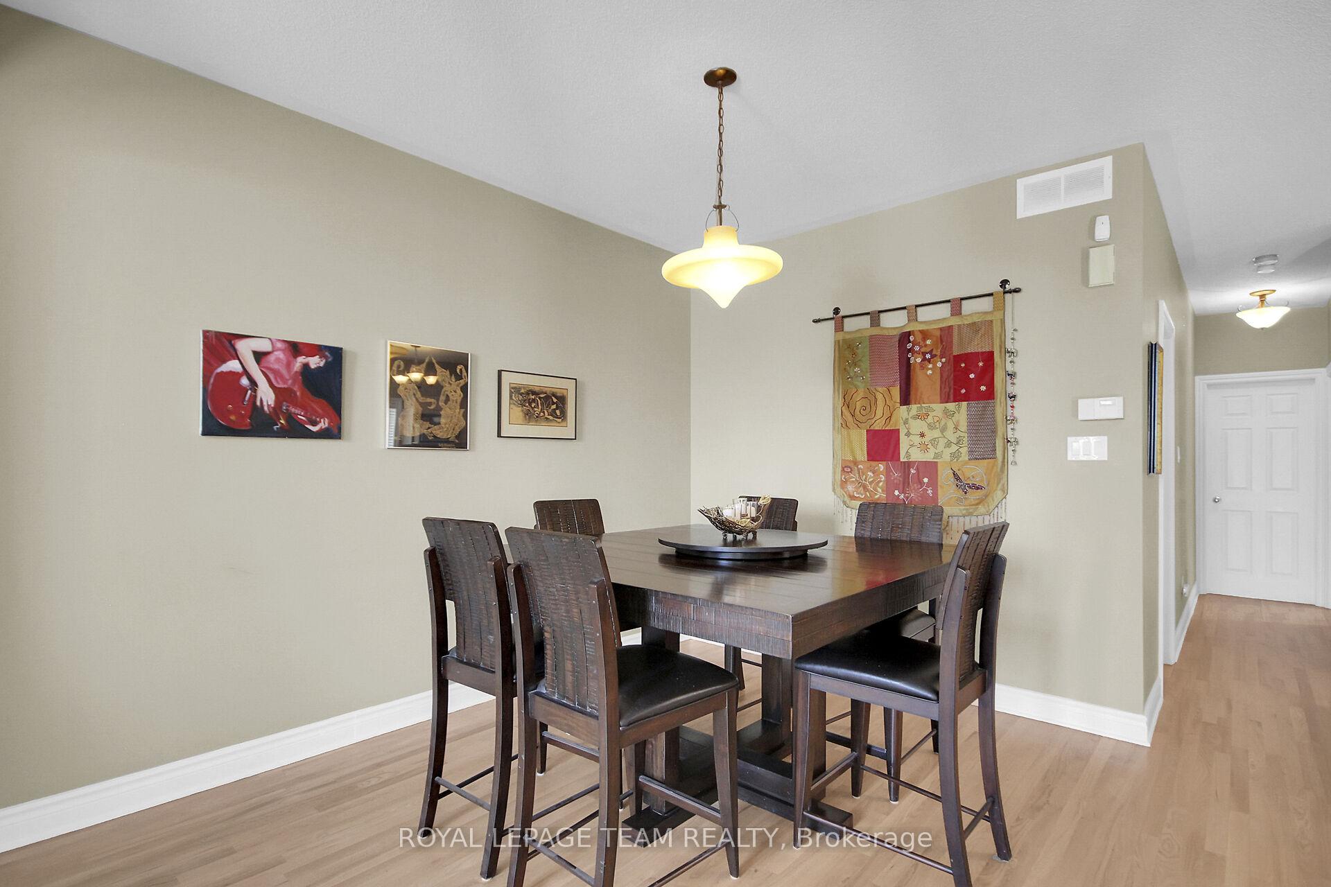 Photo 16 of 32 Castle Glen Crescent, Ottawa, Kanata - Glencairn/Hazeldean — HOMEH